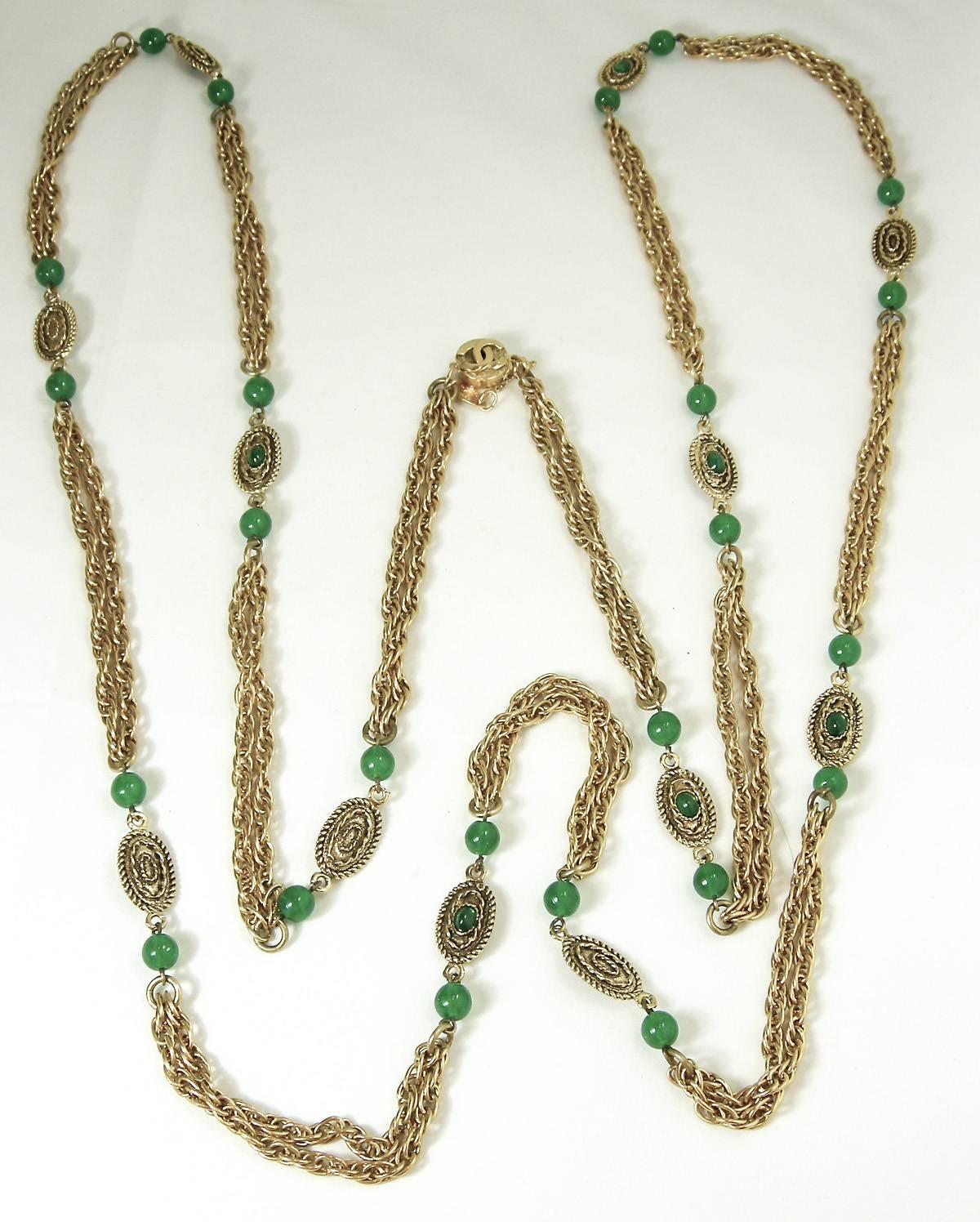 Women's Vintage Chanel Green Gripoix Sautoir Necklace 