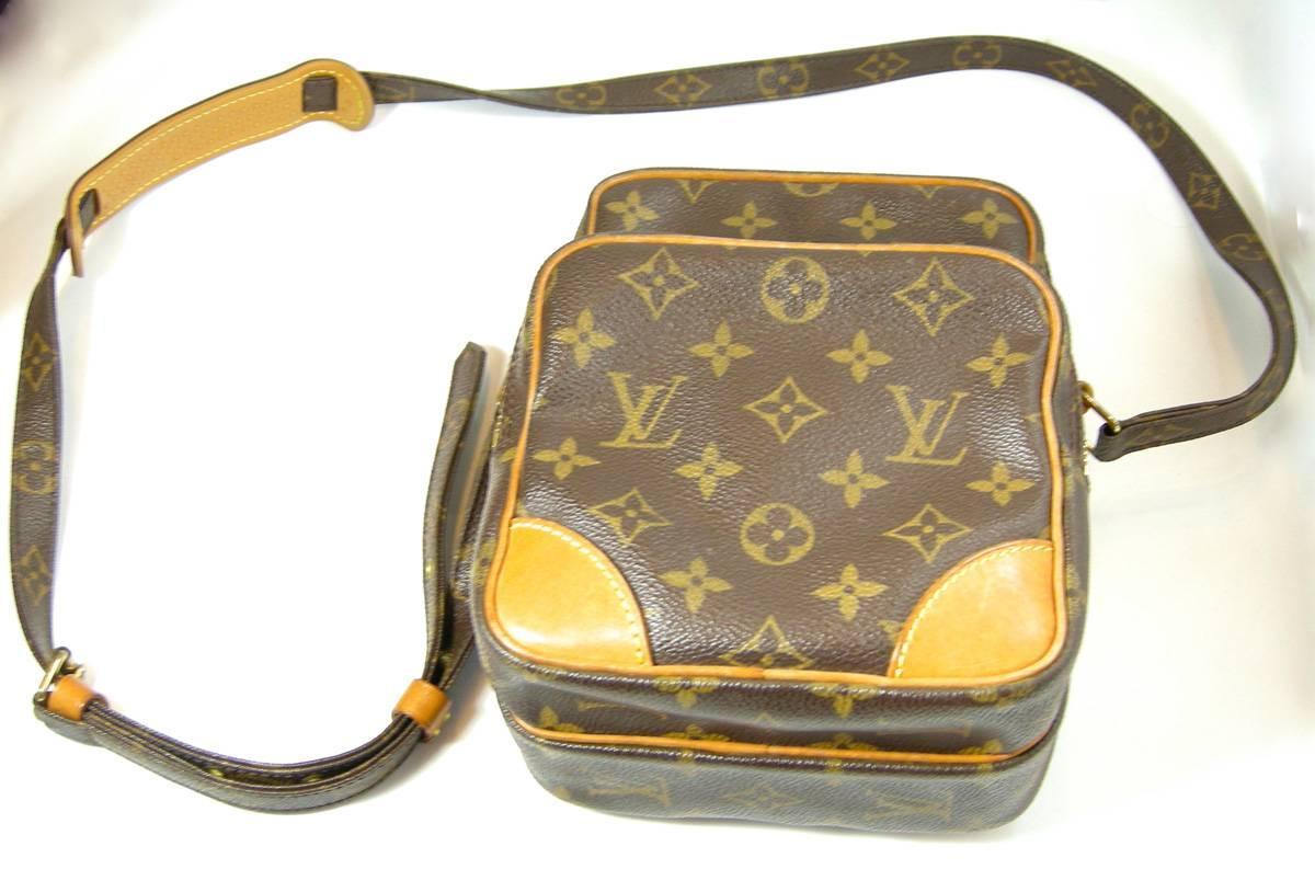 Louis Vuitton Vintage Mini Cross-Body Bag at 1stdibs