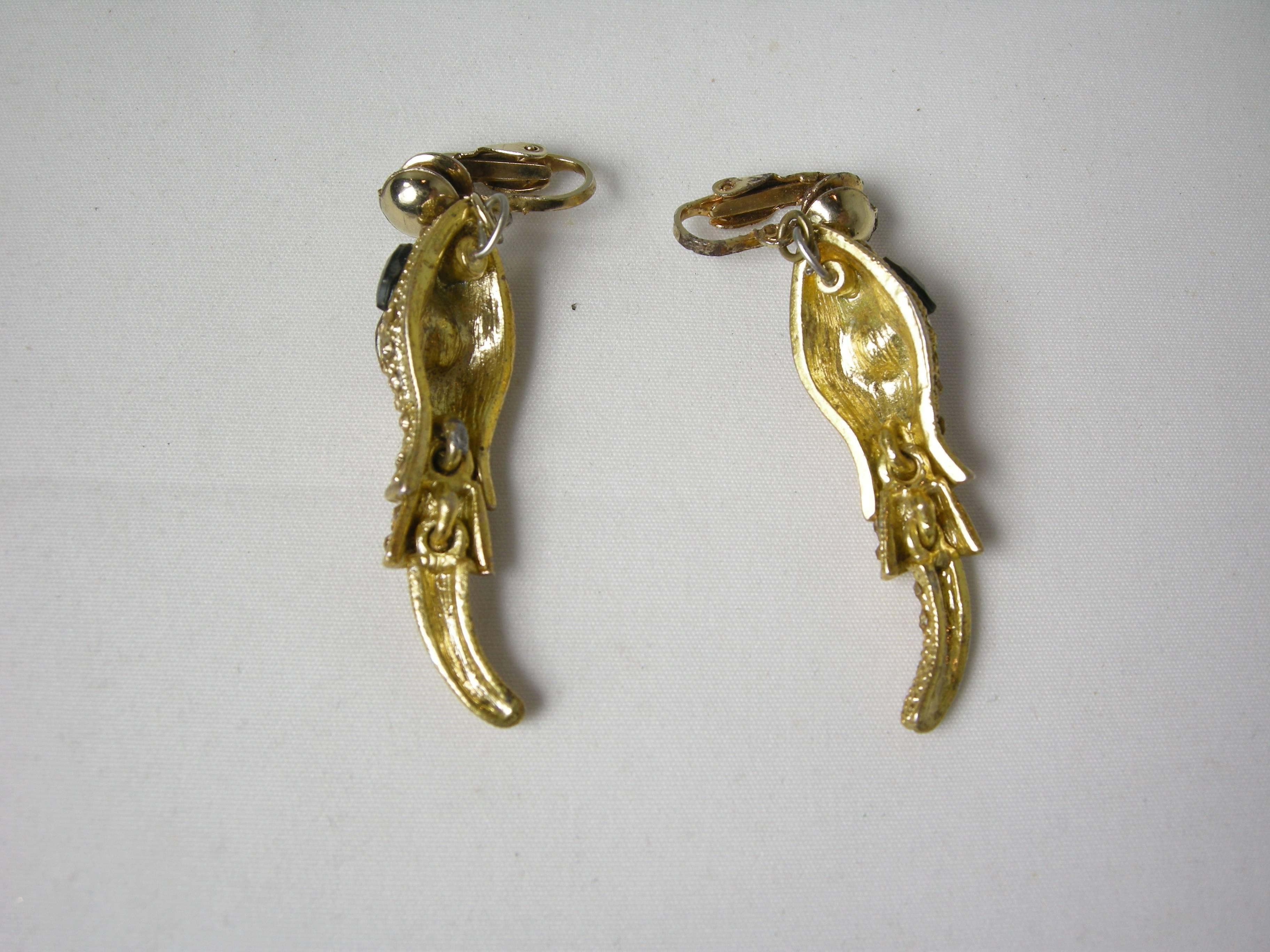 Golden Crystal Snake Clip Vintage Earrings In Excellent Condition For Sale In New York, NY
