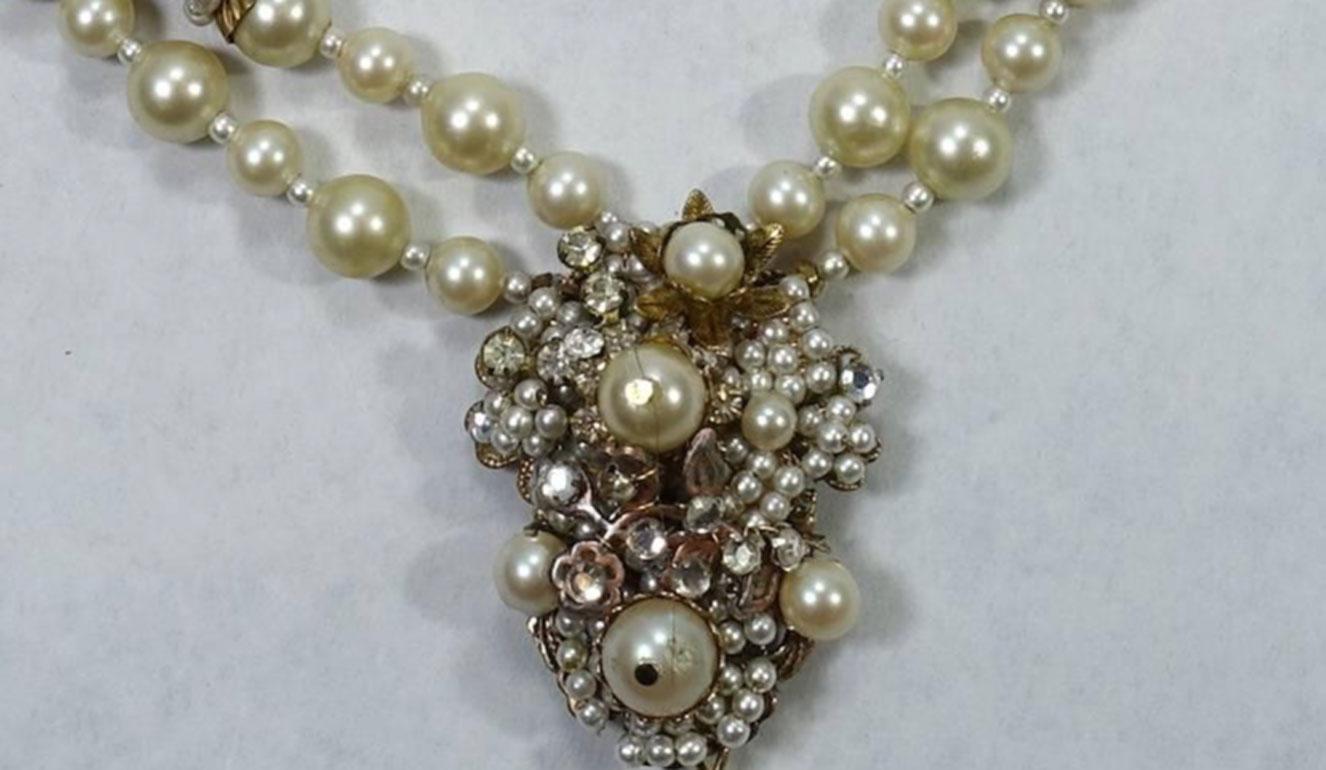 1950s DeMario Vintage Faux Pearl 2 Strand Drop Necklace In Excellent Condition For Sale In New York, NY