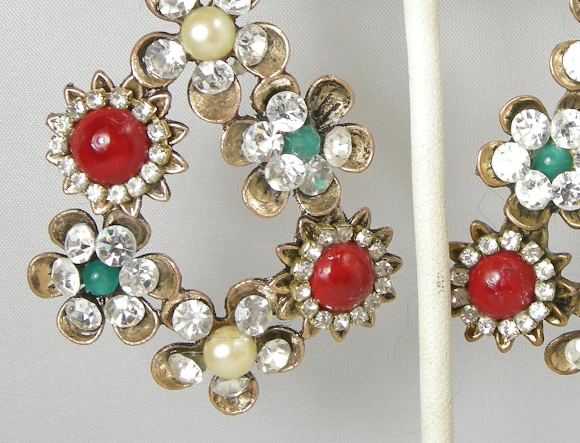 Women's Vintage Faux Pearl & Crystals Floral Clip Dangling Earrings For Sale