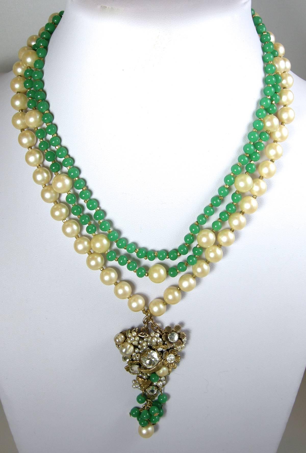 vintage green glass bead necklace