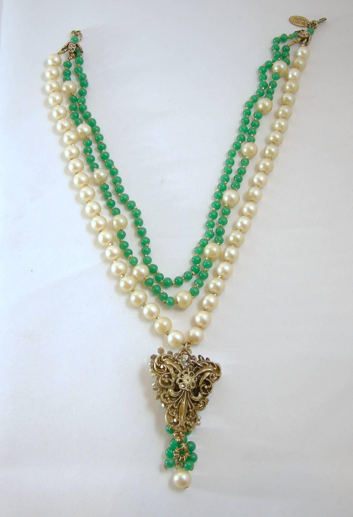 Vintage Signed Miriam Haskell 3-Strand Faux Pearl & Green Glass Bead Necklace In Excellent Condition For Sale In New York, NY