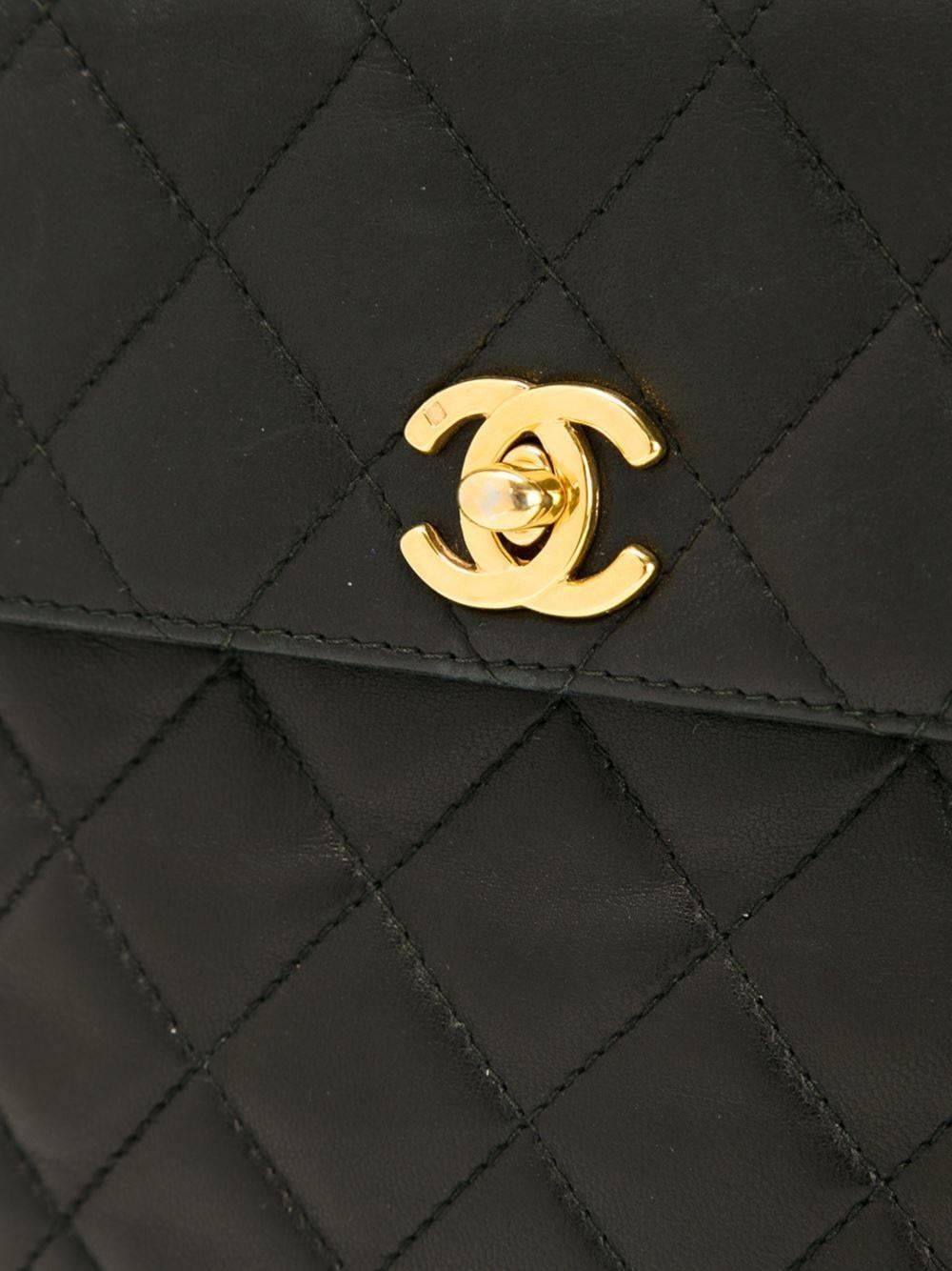 Women's Chanel Vintage Quilted Shoulder Bag