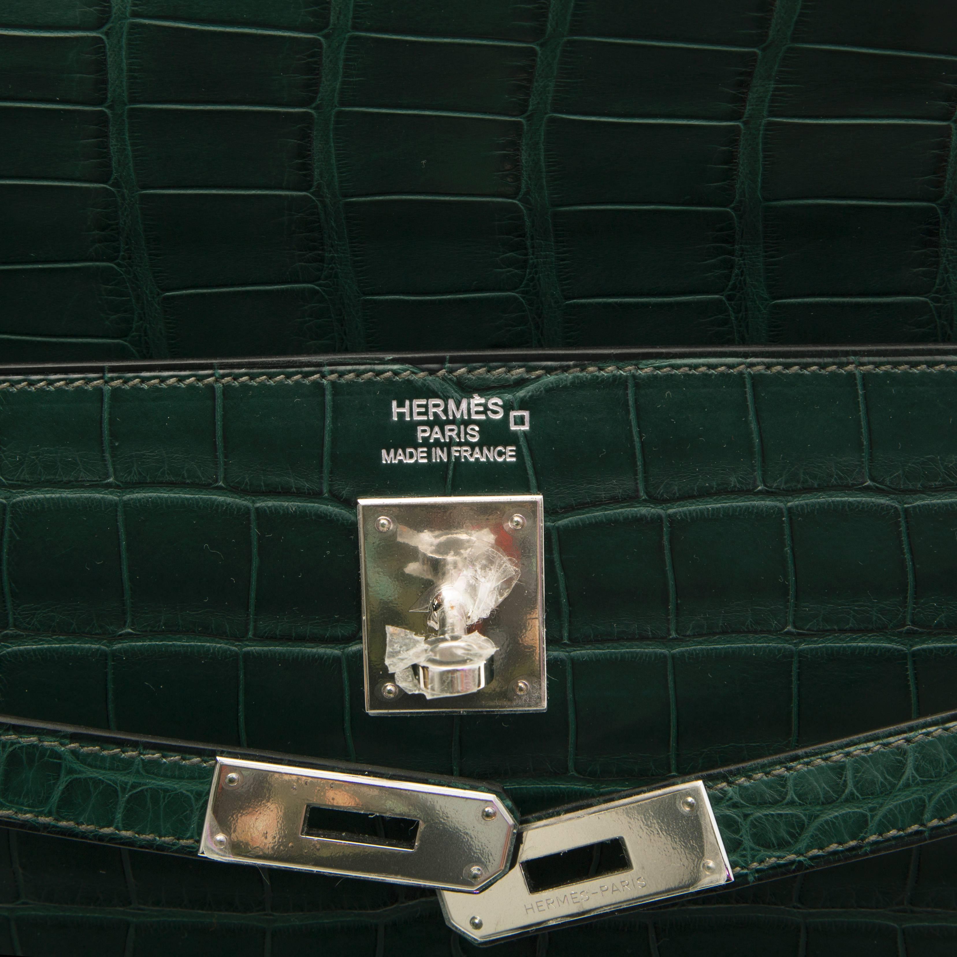 Hermes Kelly 35 Alligator Handbag In New Condition In London, GB