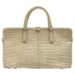 Bottega Veneta Beige Crocodile Handbag For Sale at 1stDibs | bottega veneta  crocodile bag, bottega veneta crocodile, bottega veneta crocodile clutch