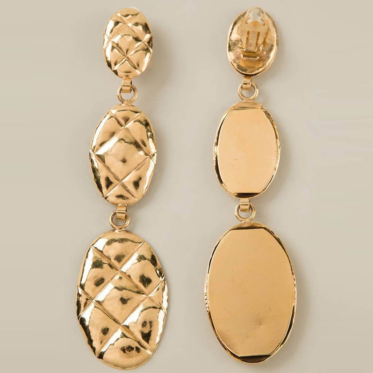 Chanel Vintage Pendant Clip-On Earrings In Excellent Condition In London, GB