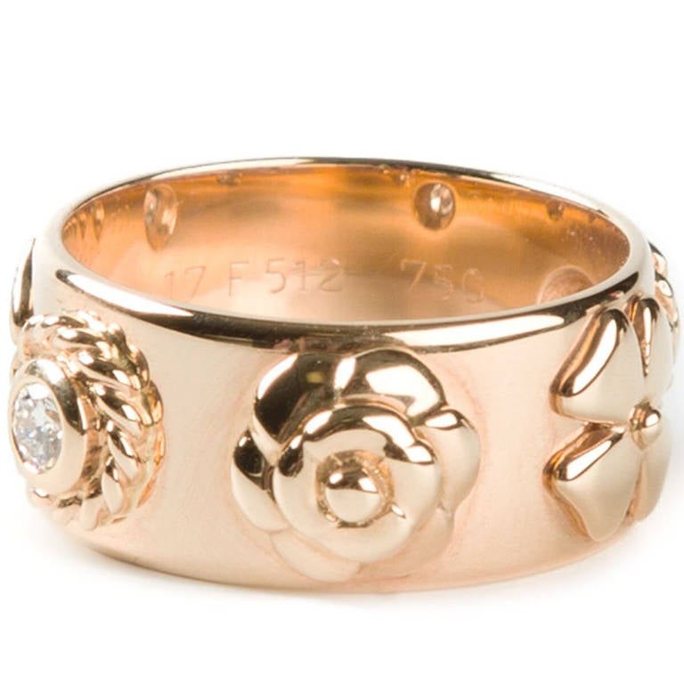 embossed gold ring