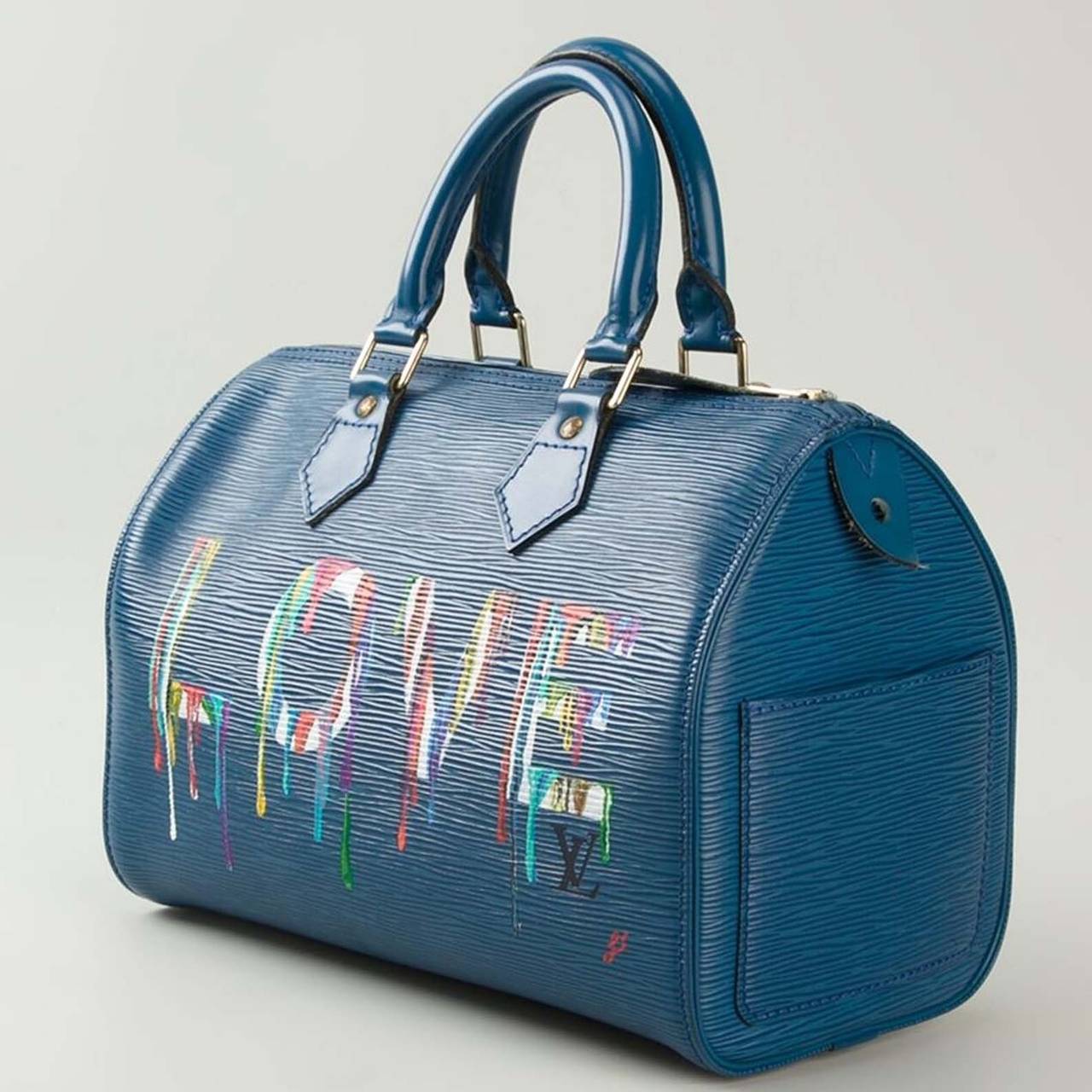 Louis Vuitton Hand Painted Blue Epi Speedy Bag. This is a hand painted vintage Louis Vuitton Leather bag featuring a customized hand painted design.

Material: Leather

Colour: Blue, Hand-painted design 

Measurements: Length: 28cm Height: