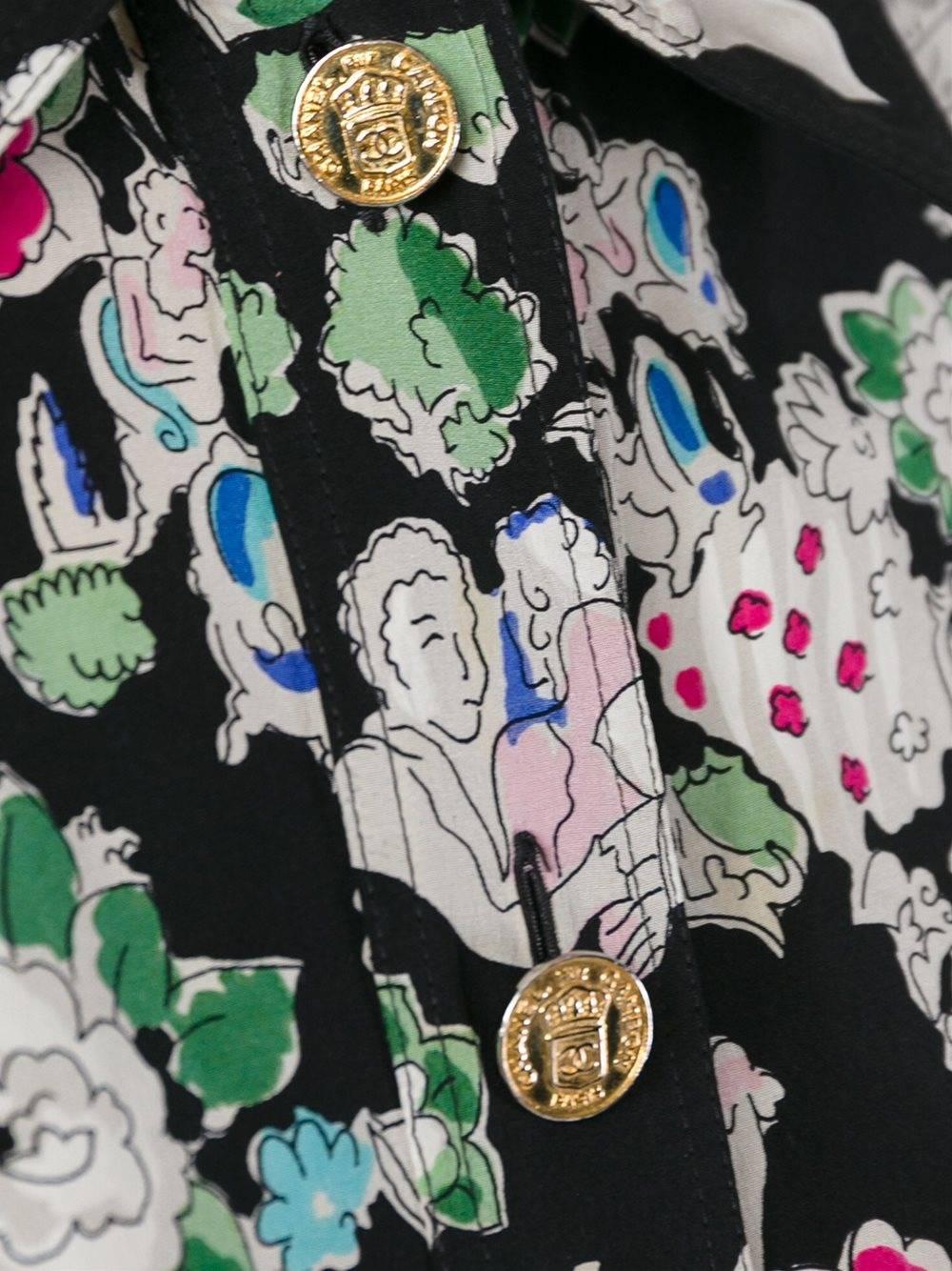 Chanel vintage multicoloured silk floral print blouse. 

Colour: Multicoloured

Material: Silk 100%

Size: 36

Measurements: 106 centimetres, bust: 106 centimetres, sleeve length: 55 centimetres, shoulder: 52 centimetres

Condition: 8 out