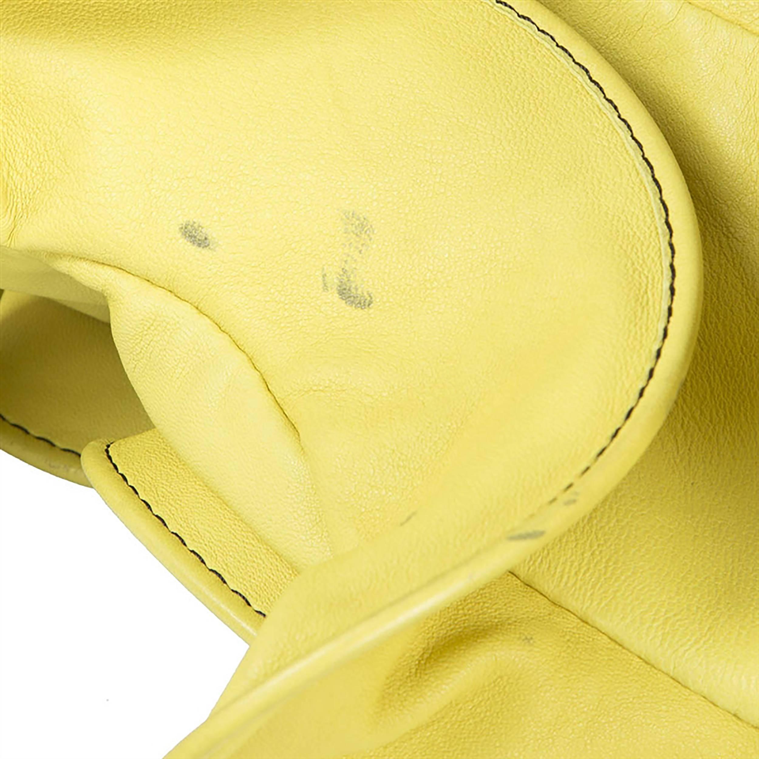 Valentino Ruffled Yellow Leather Handbag In Good Condition In London, GB