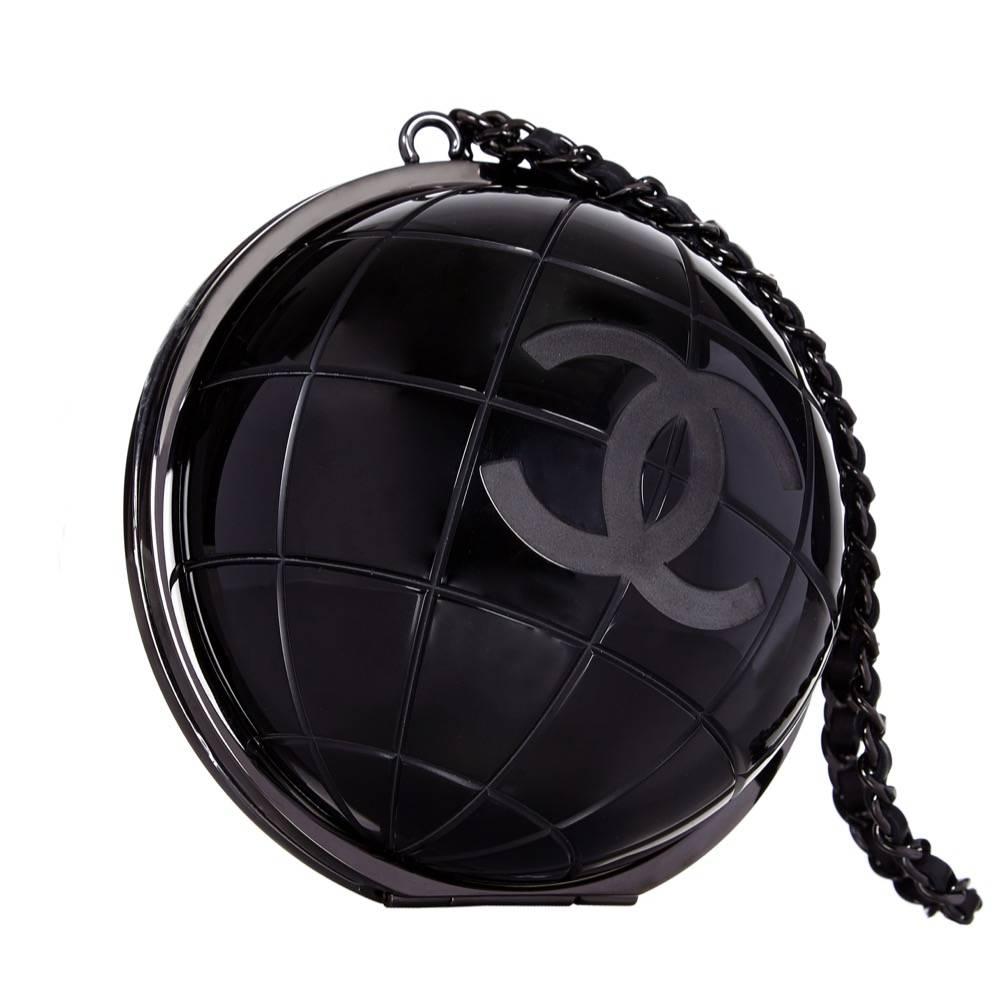 Vintage Chanel Noir Globe Minaudiere Clutch Excellent état à London, GB