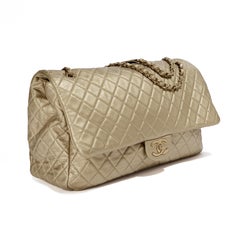 Chanel Metallic-Gold XXL Airline-Reisetasche mit Klappe