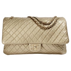 Chanel Metallic-Gold XXL Airline-Reisetasche mit Klappe