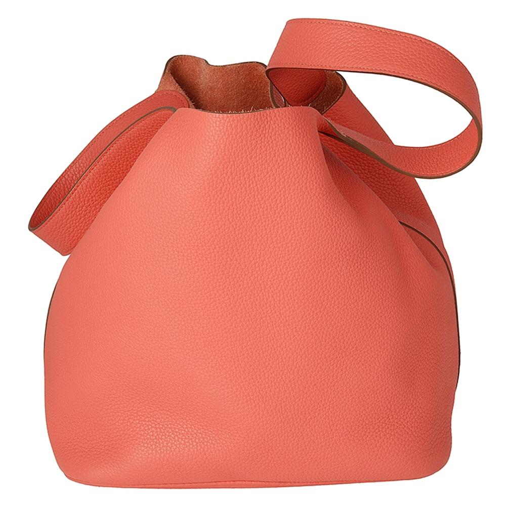 The Hermes Picotin bag is tremendously popular for its adorable and endearing structure. The striking colour 'Rose Jaipur' is named after the “Pink City” of India, Jaipur where buildings are all pink. The beautiful Clemence leather is adored as it