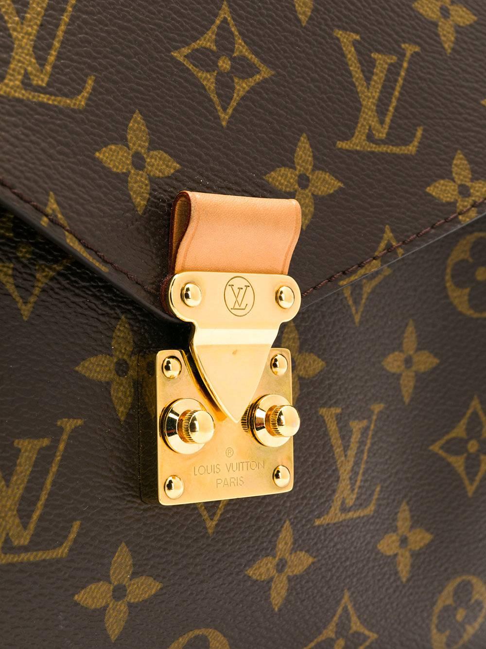 Louis Vuitton Monogram Shoulder Bag In Excellent Condition In London, GB