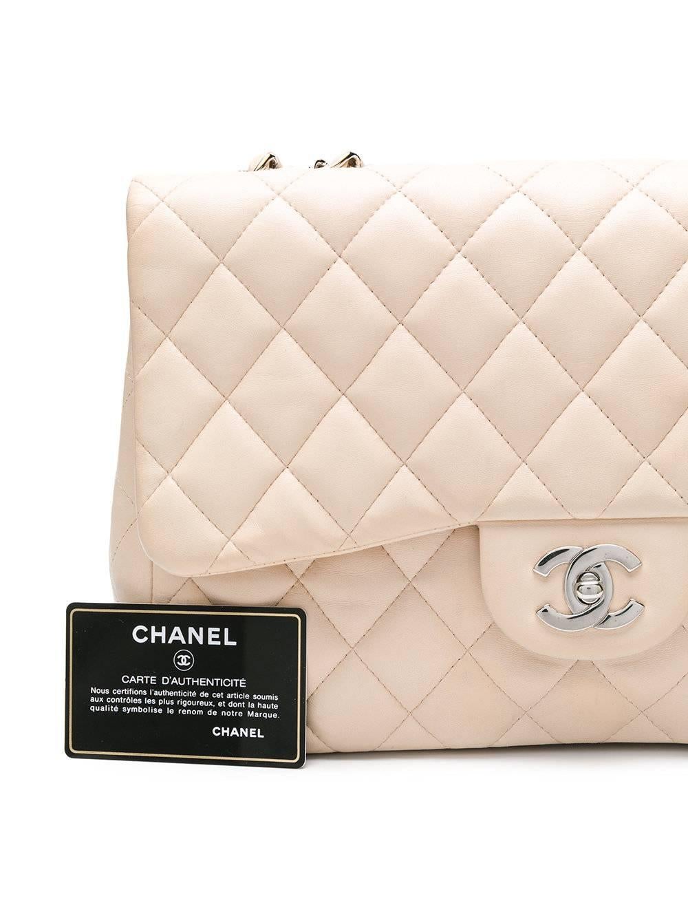 Chanel Classic Flap Bag  In Excellent Condition In London, GB