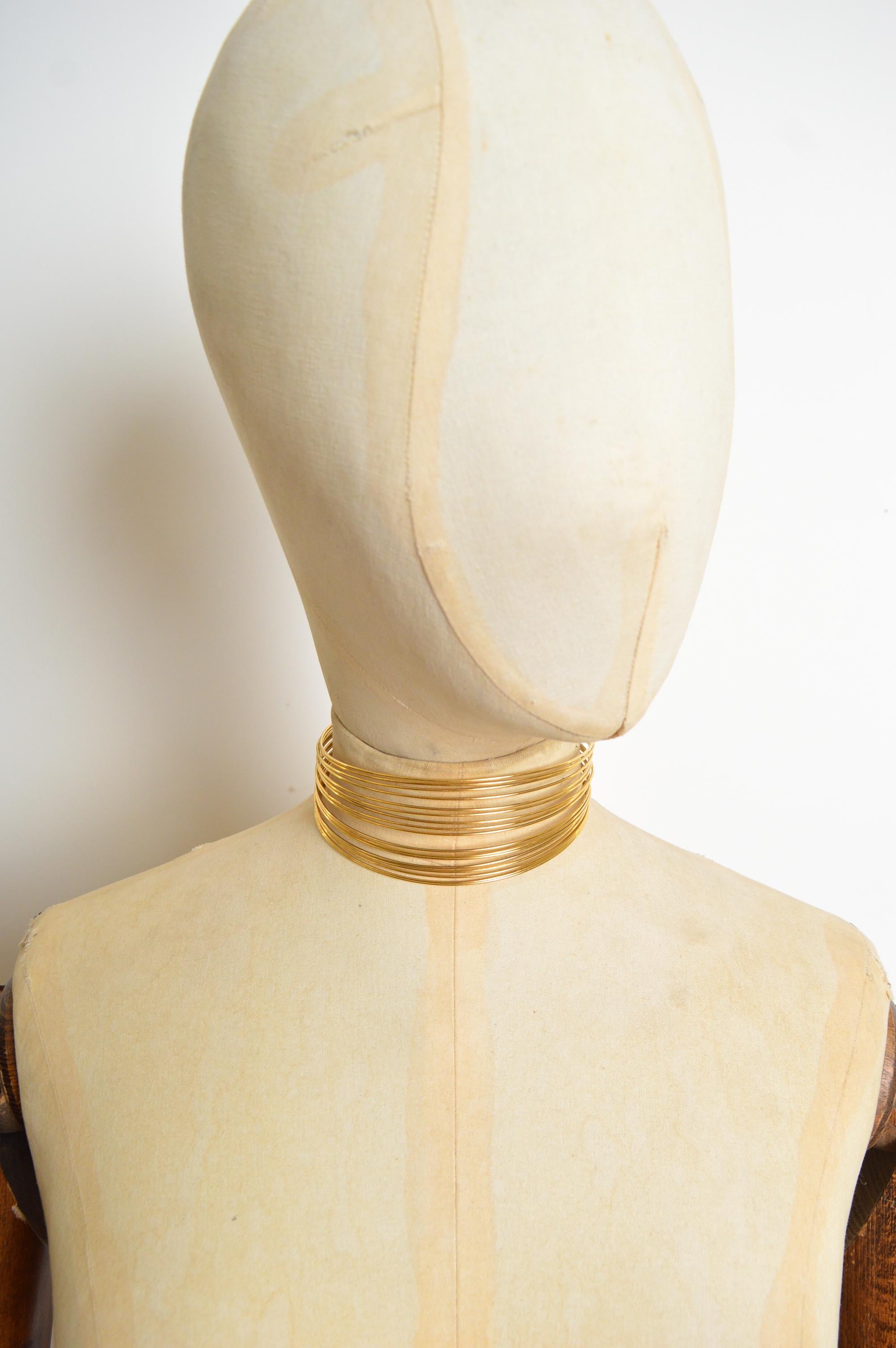 Christian Dior J'ADORE Gargantilla de alambre metálico dorado - Collar C.1990 Oro en venta
