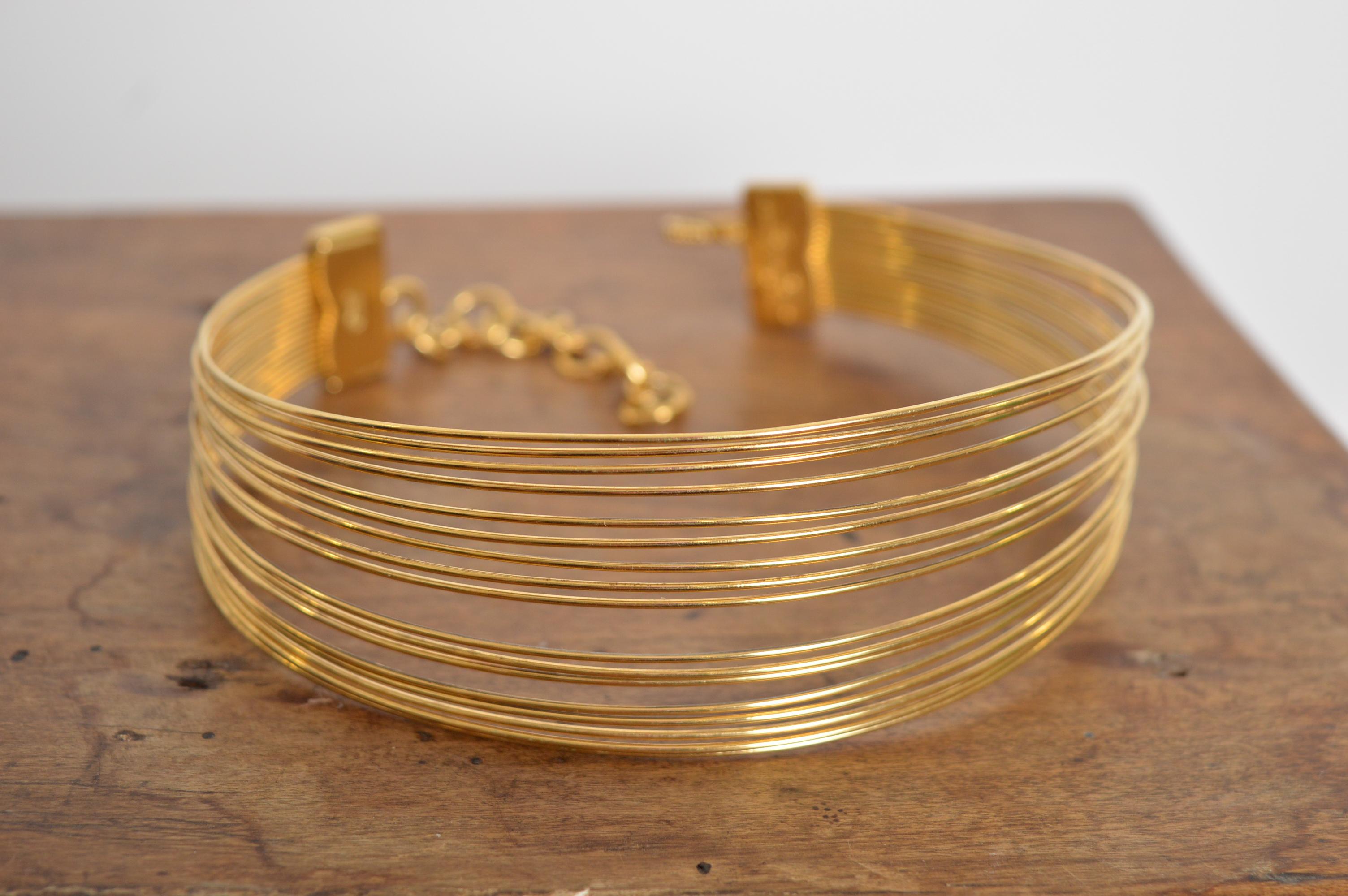 Christian Dior J'ADORE Gargantilla de alambre metálico dorado - Collar C.1990 en venta 4