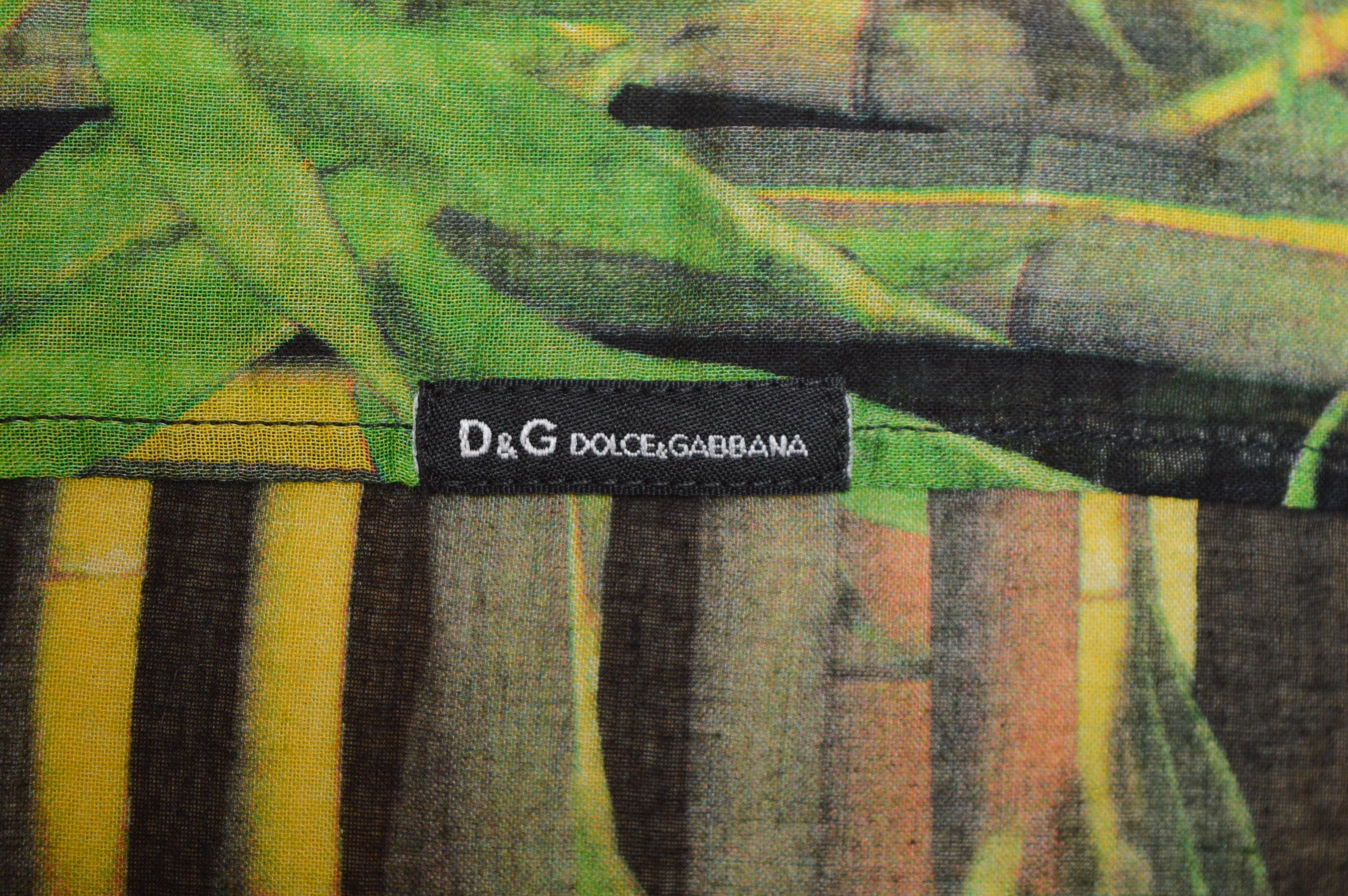 2000 Dolce & Gabbana Camisa de manga larga de algodón verde con estampado de bambú - Blusa en venta 3