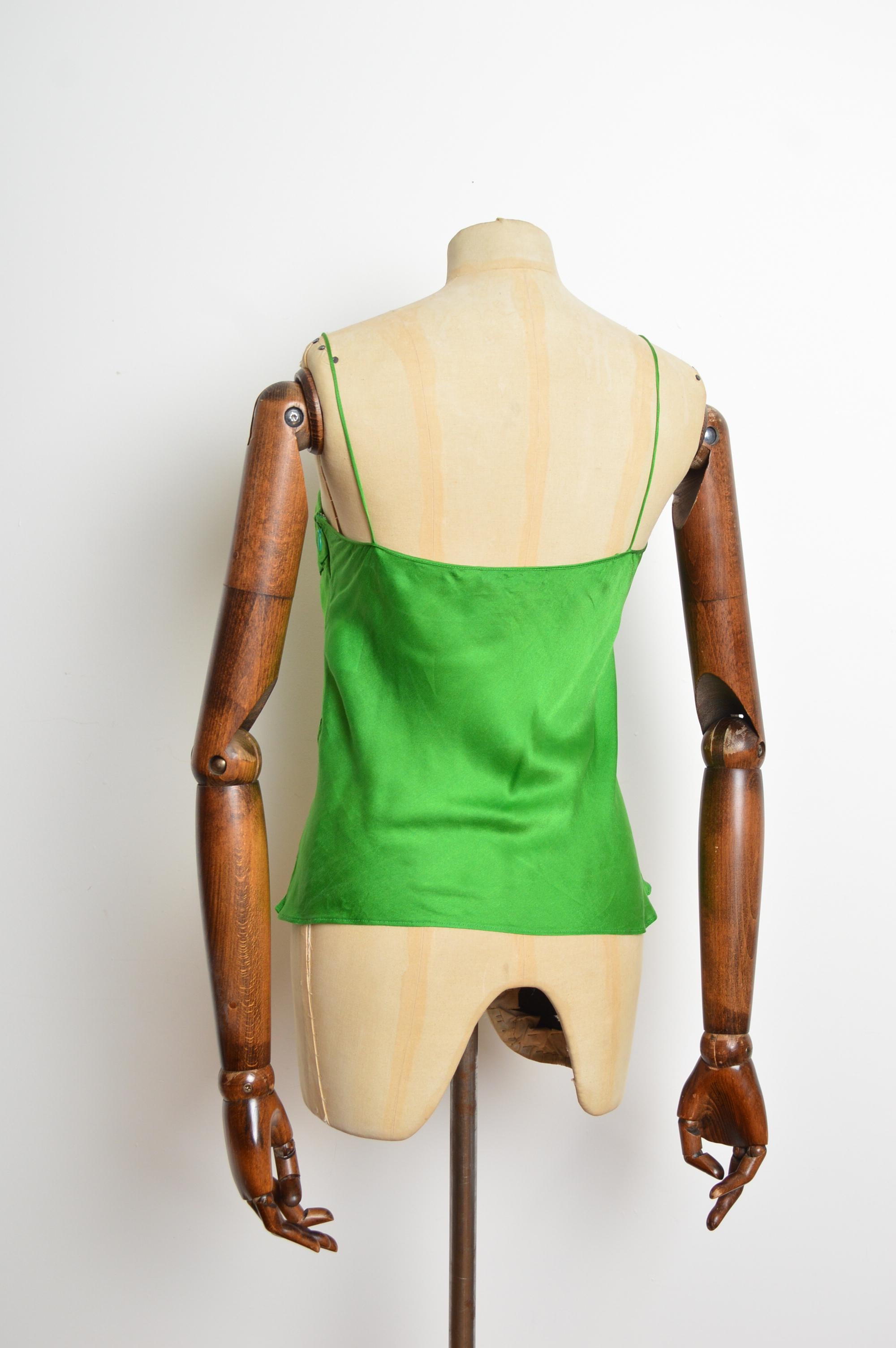 2005 Alexander McQueen Canotta in seta verde mela - Gilet in vendita 1