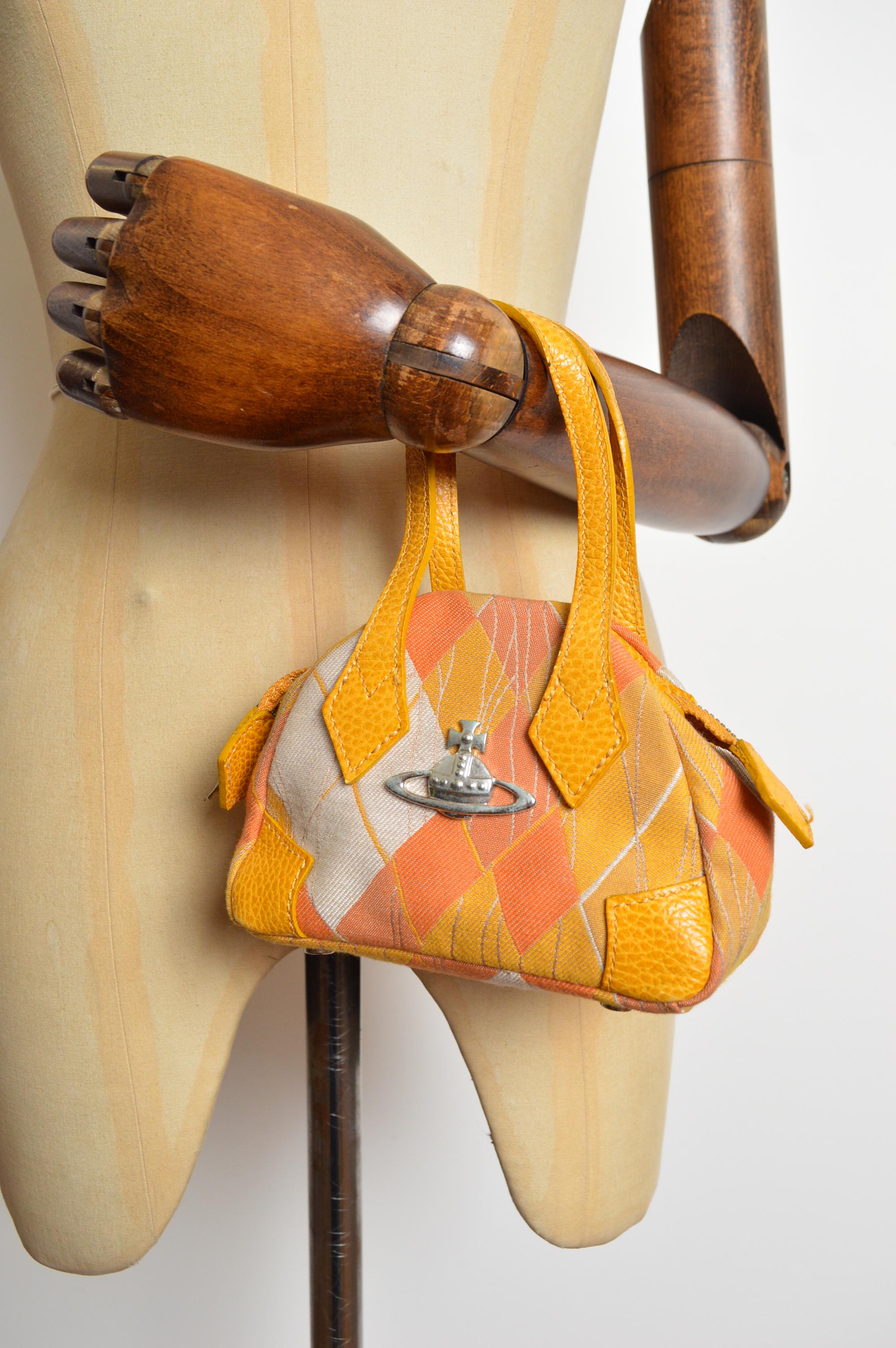 Beige Borsa a mano Vivienne Westwood del 2000 in tela e pelle argyle gialla in miniatura in vendita