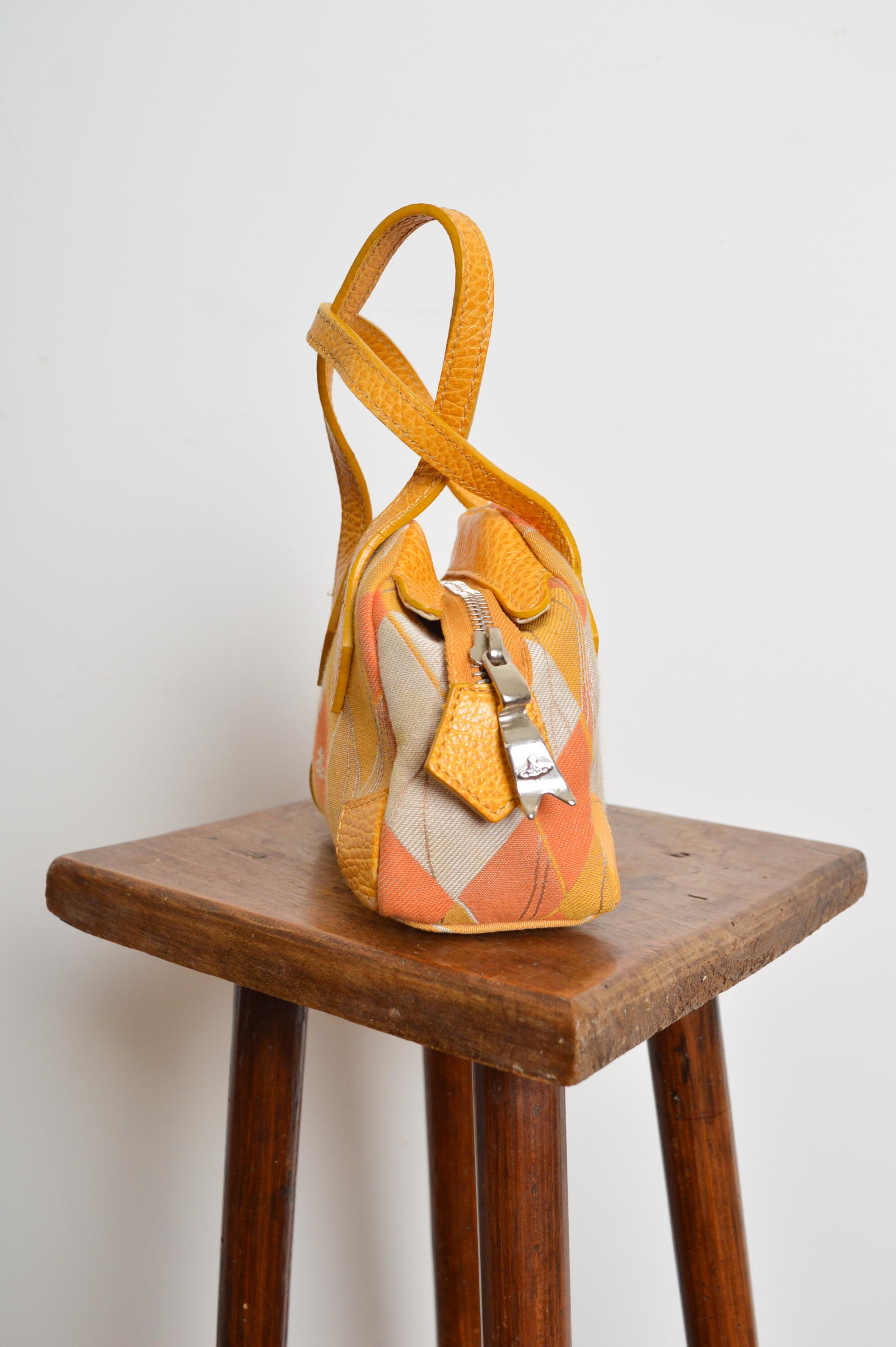 Borsa a mano Vivienne Westwood del 2000 in tela e pelle argyle gialla in miniatura in vendita 3