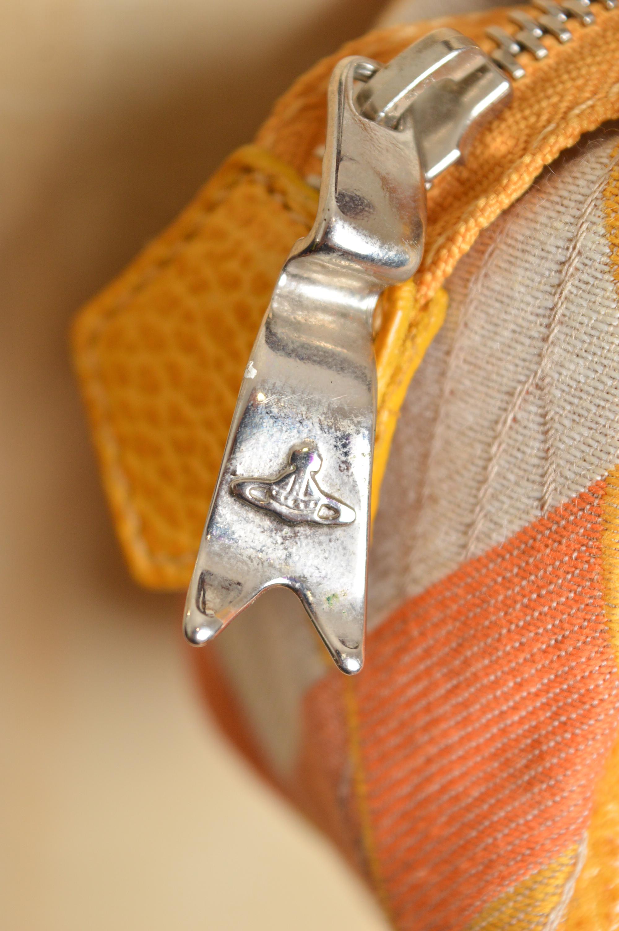 Borsa a mano Vivienne Westwood del 2000 in tela e pelle argyle gialla in miniatura in vendita 11