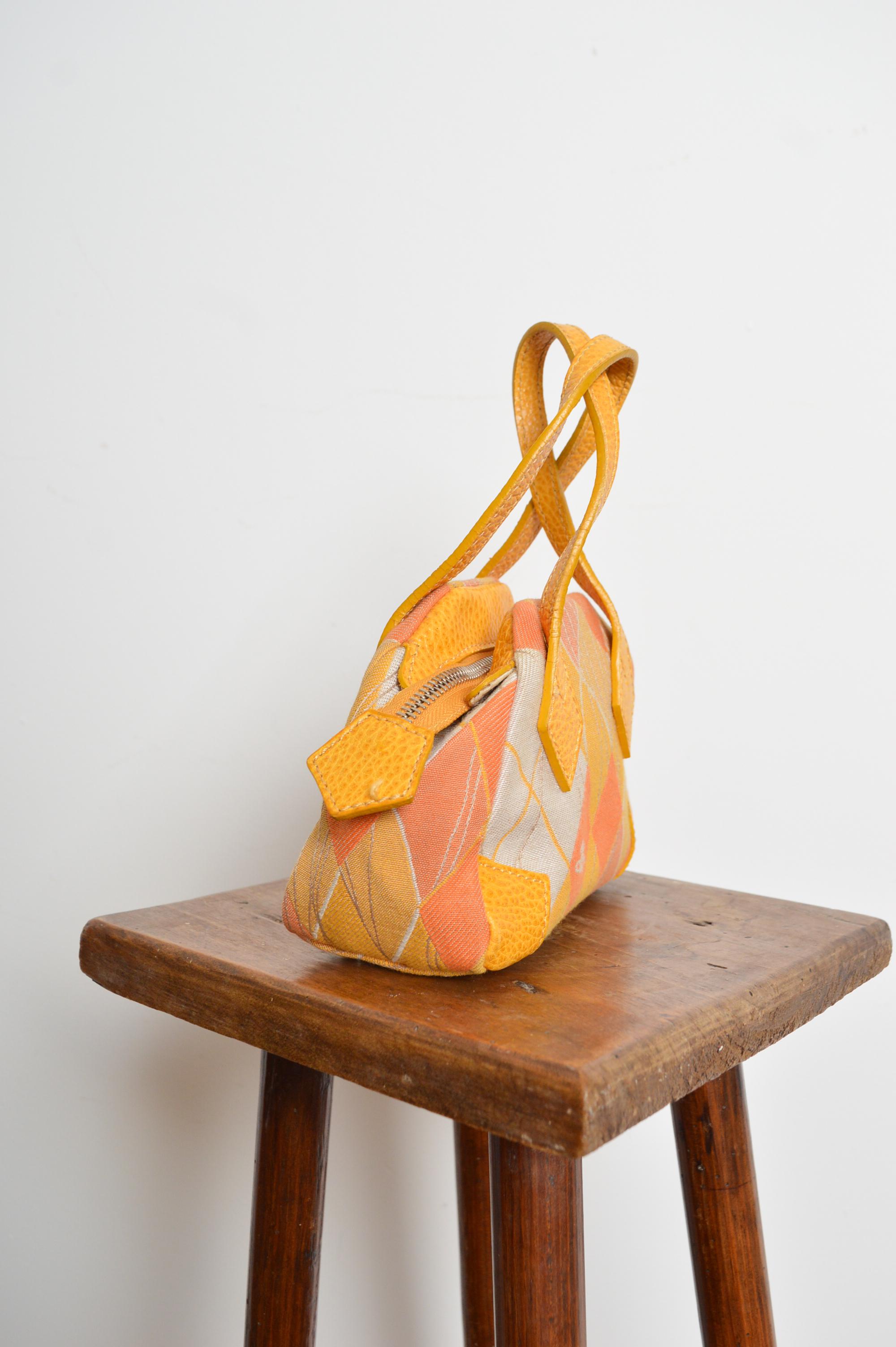 Borsa a mano Vivienne Westwood del 2000 in tela e pelle argyle gialla in miniatura in vendita 5