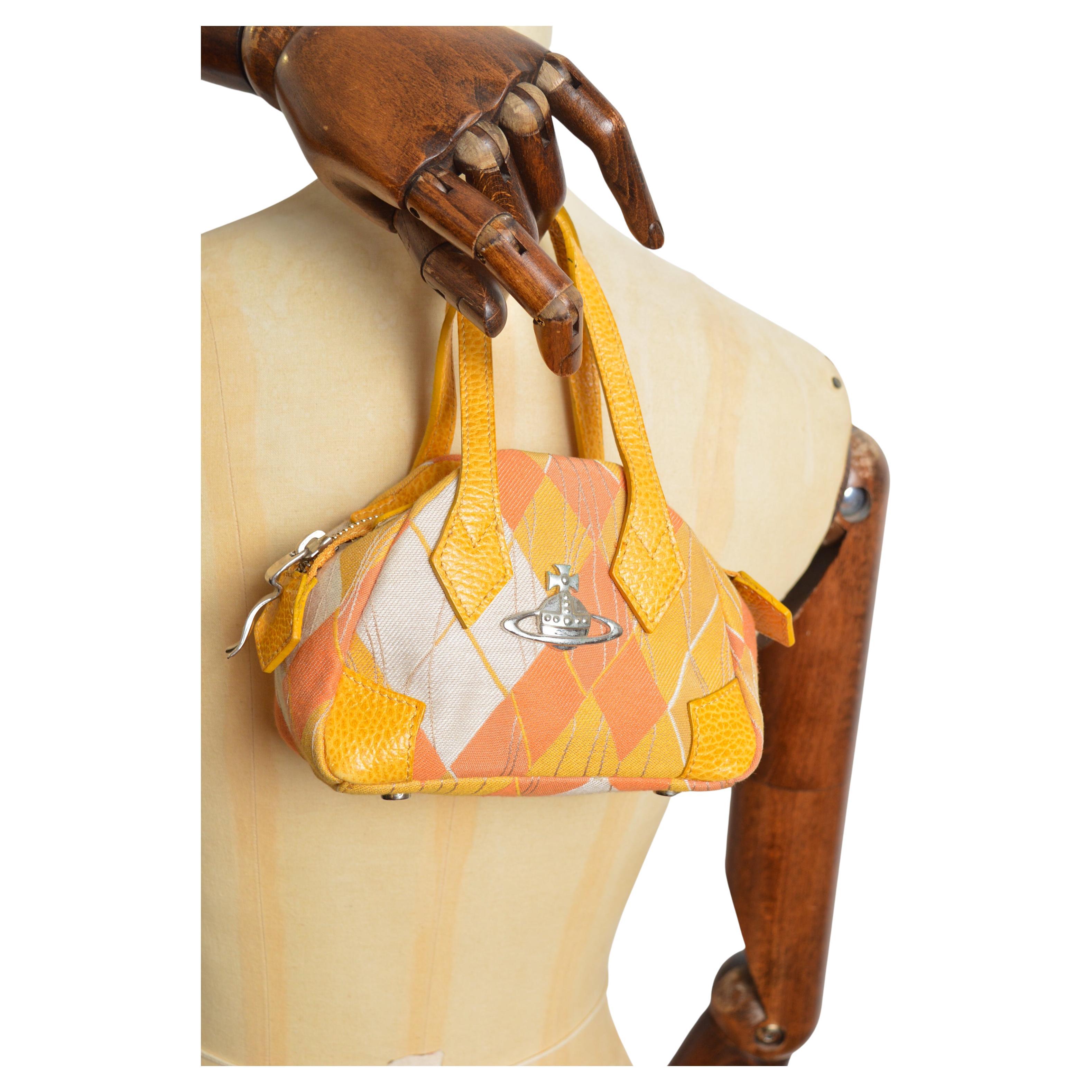 Borsa a mano Vivienne Westwood del 2000 in tela e pelle argyle gialla in miniatura in vendita