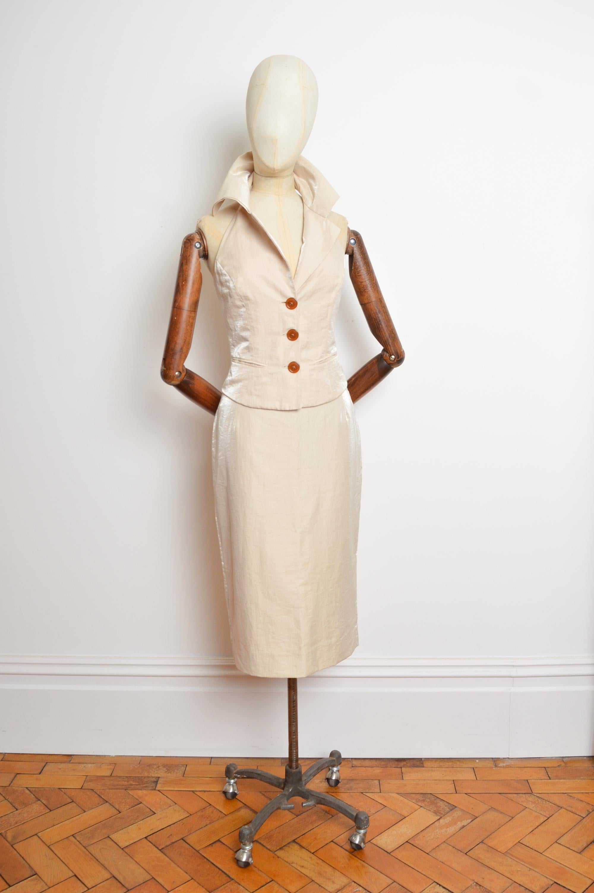 S.S. 2004 Vivienne Westwood Gilet e Gonna a matita in bianco e champagne in vendita 3