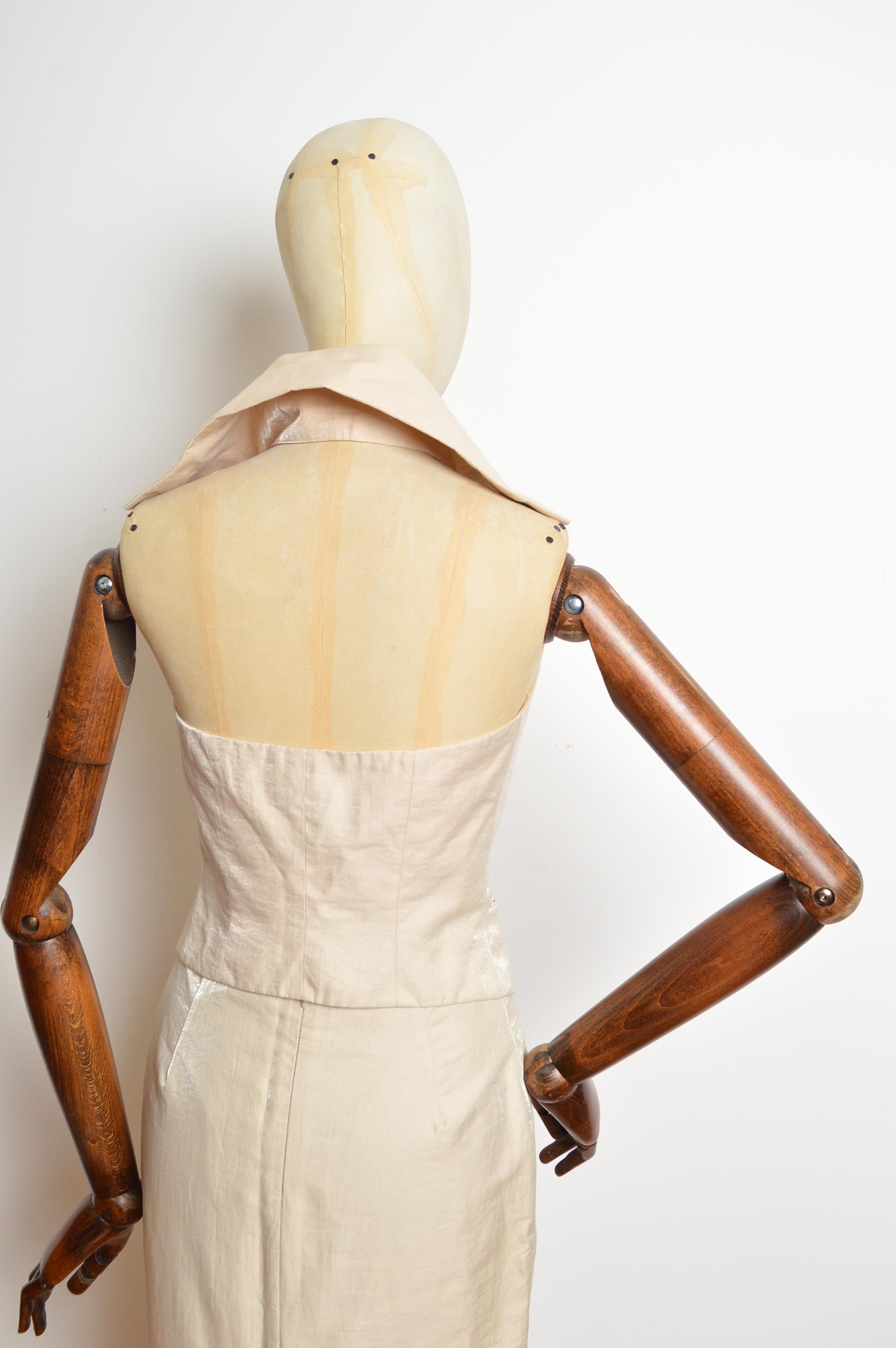 S.S. 2004 Vivienne Westwood Gilet e Gonna a matita in bianco e champagne in vendita 7