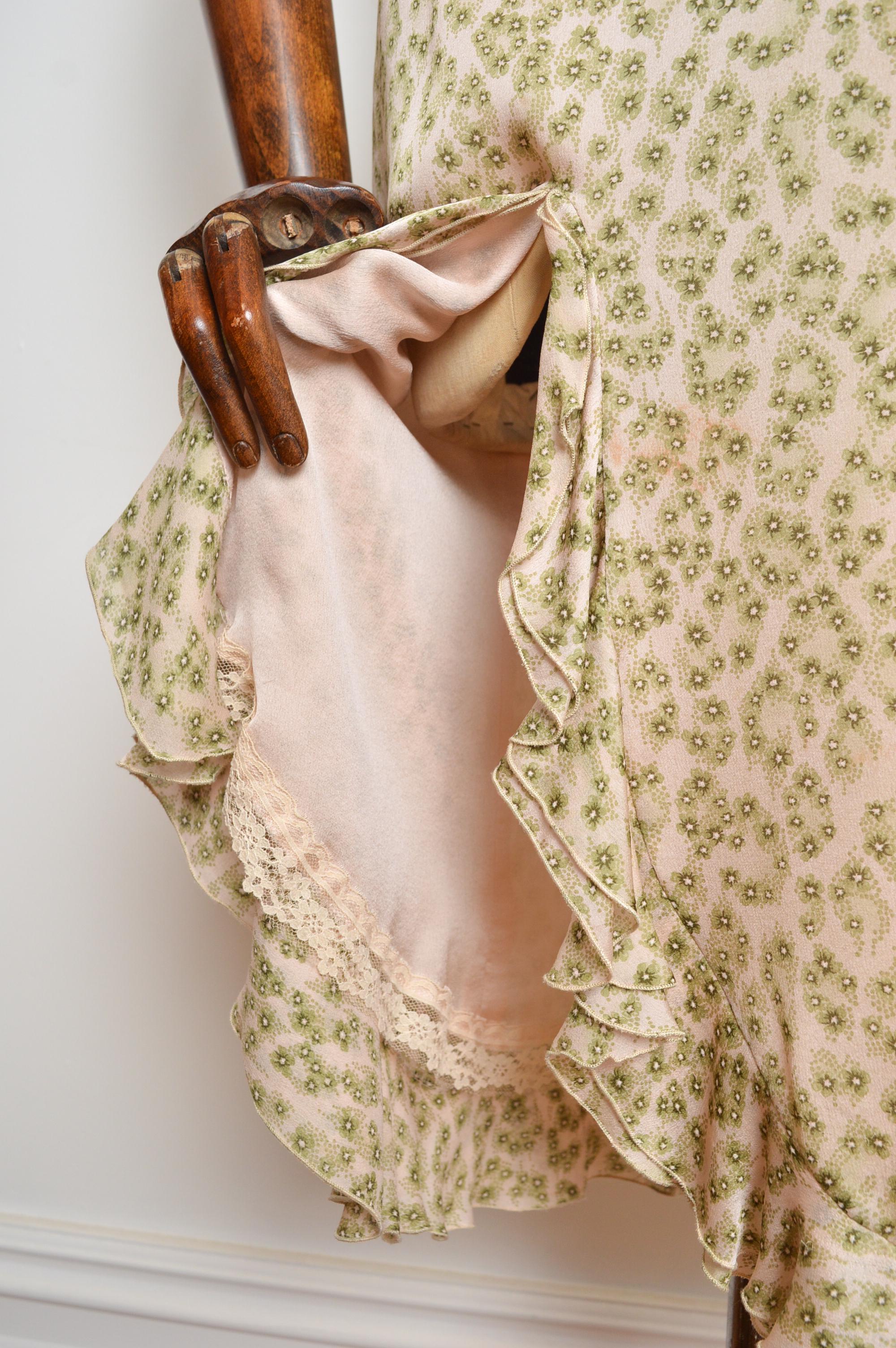1990 - CHLOÉ by Stella McCartney - Robe à volants en soie à fleurs et imprimé léopard en vente 1