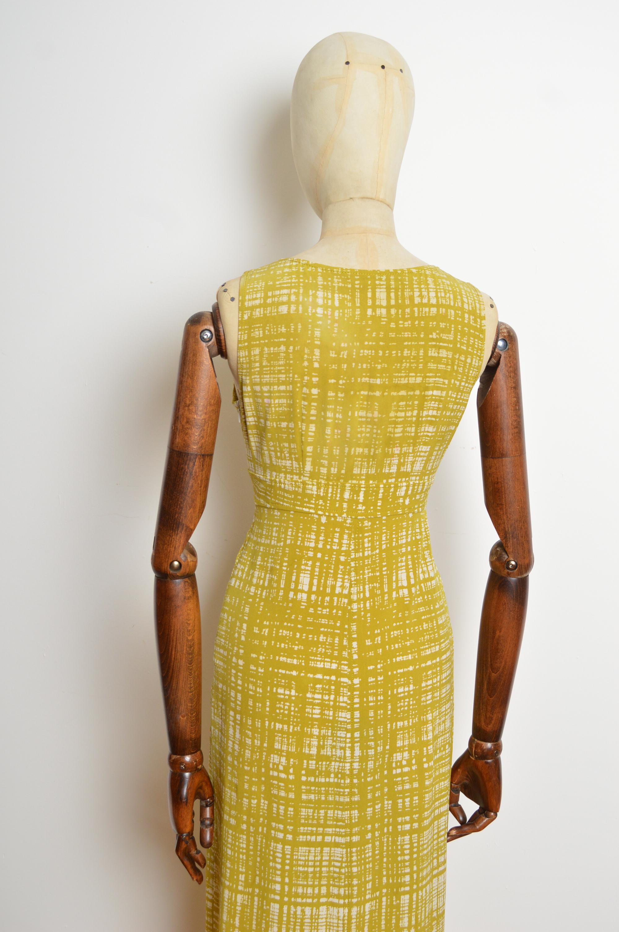 Frühjahr 1996 PRADA Chartreuse Grün Seide Abstrakt Druck Maxikleid im Angebot 9