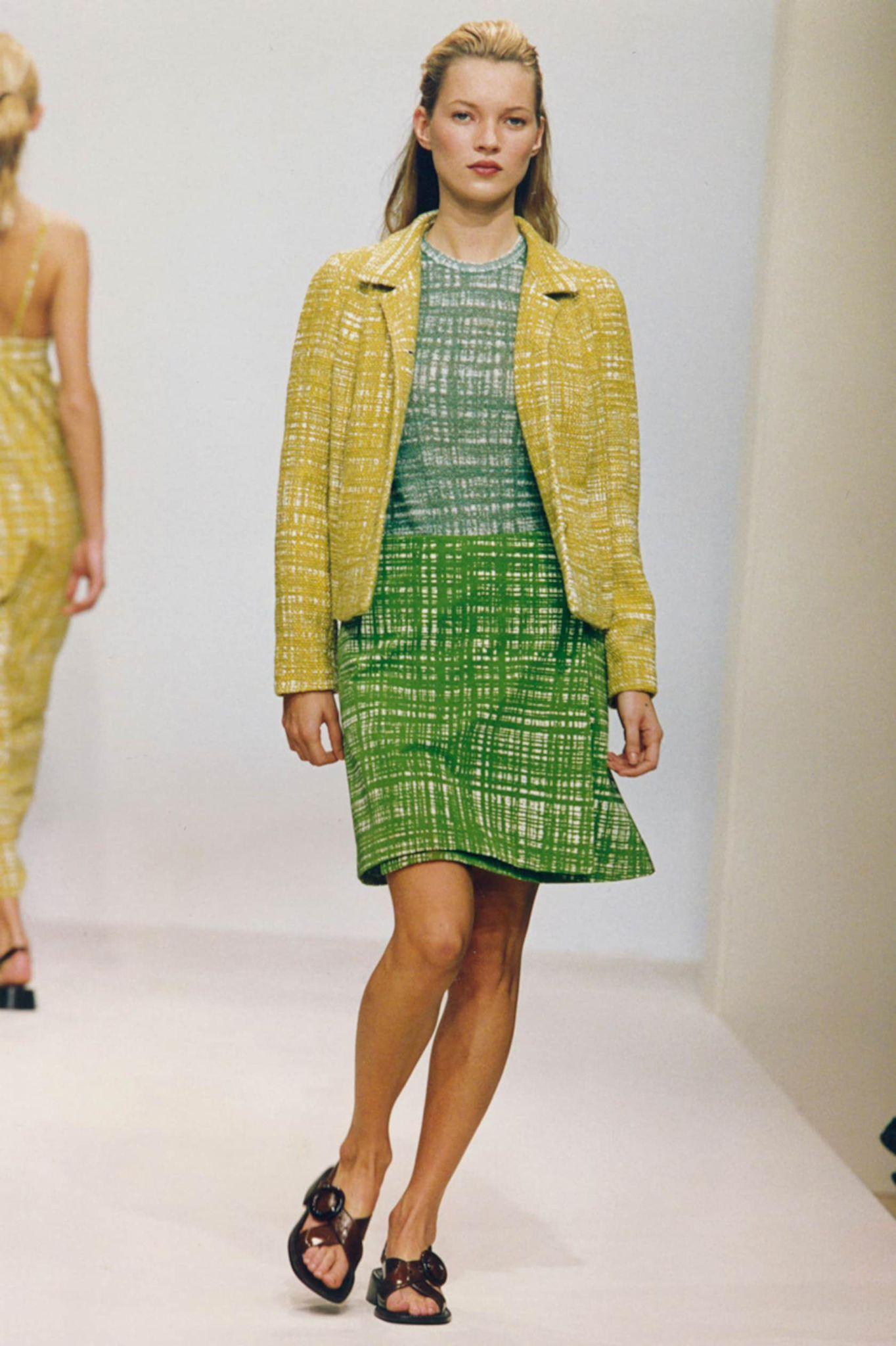 Frühjahr 1996 PRADA Chartreuse Grün Seide Abstrakt Druck Maxikleid im Angebot 11
