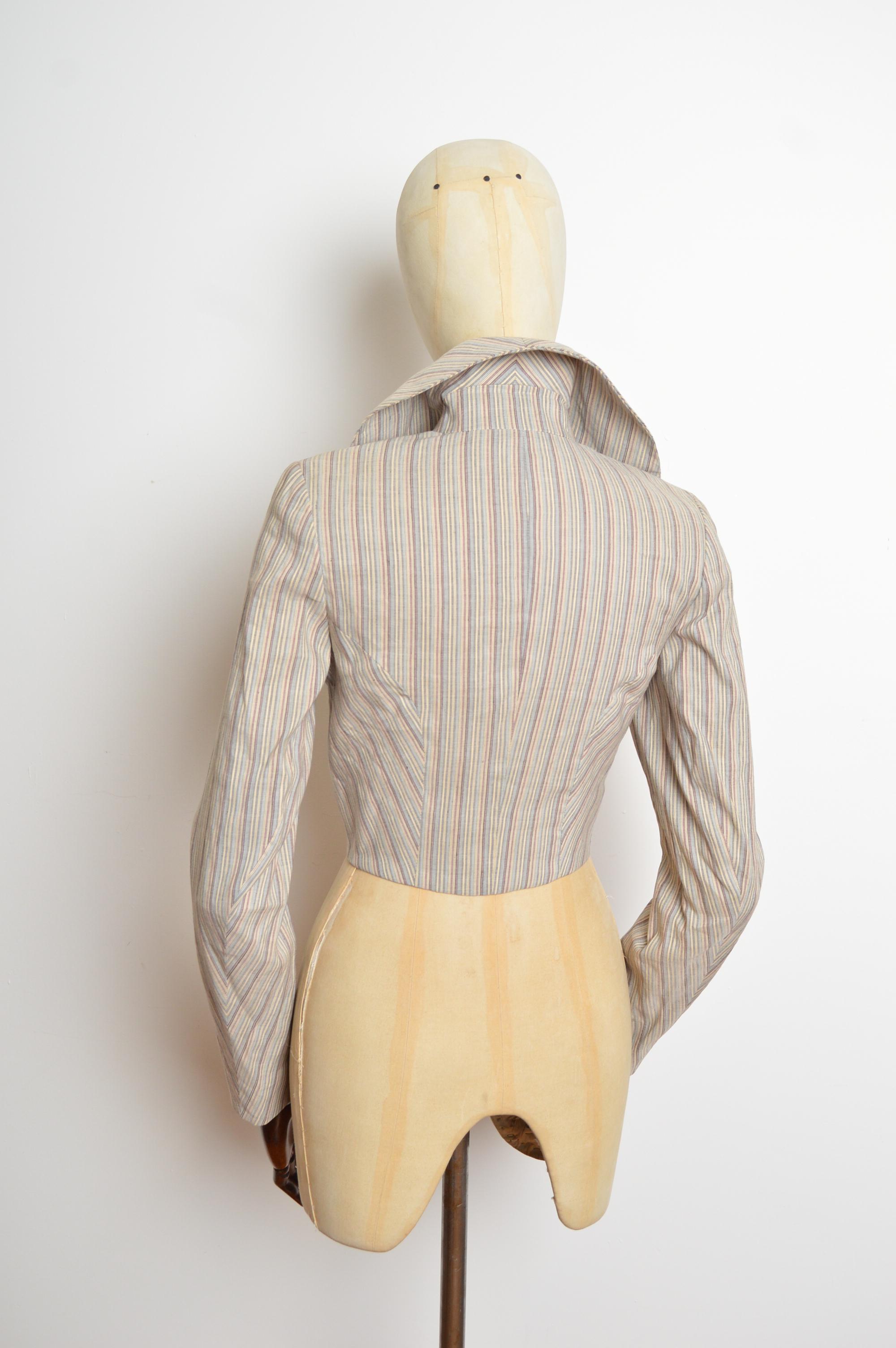 1990 Vivienne Westwood Pin Striped Cropped Fitted Giacca a righe in lino in vendita 3