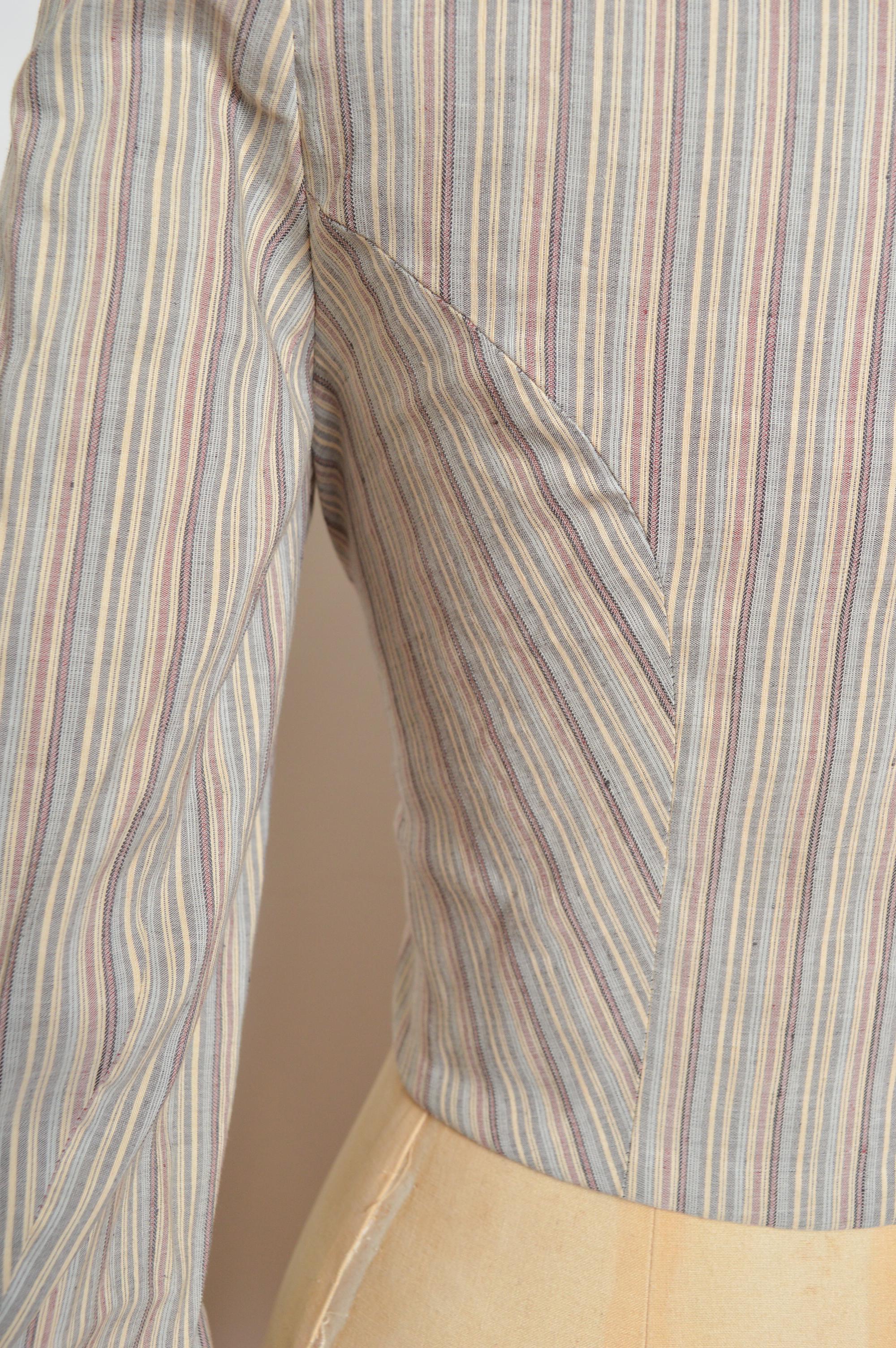 1990 Vivienne Westwood Pin Striped Cropped Fitted Giacca a righe in lino in vendita 4