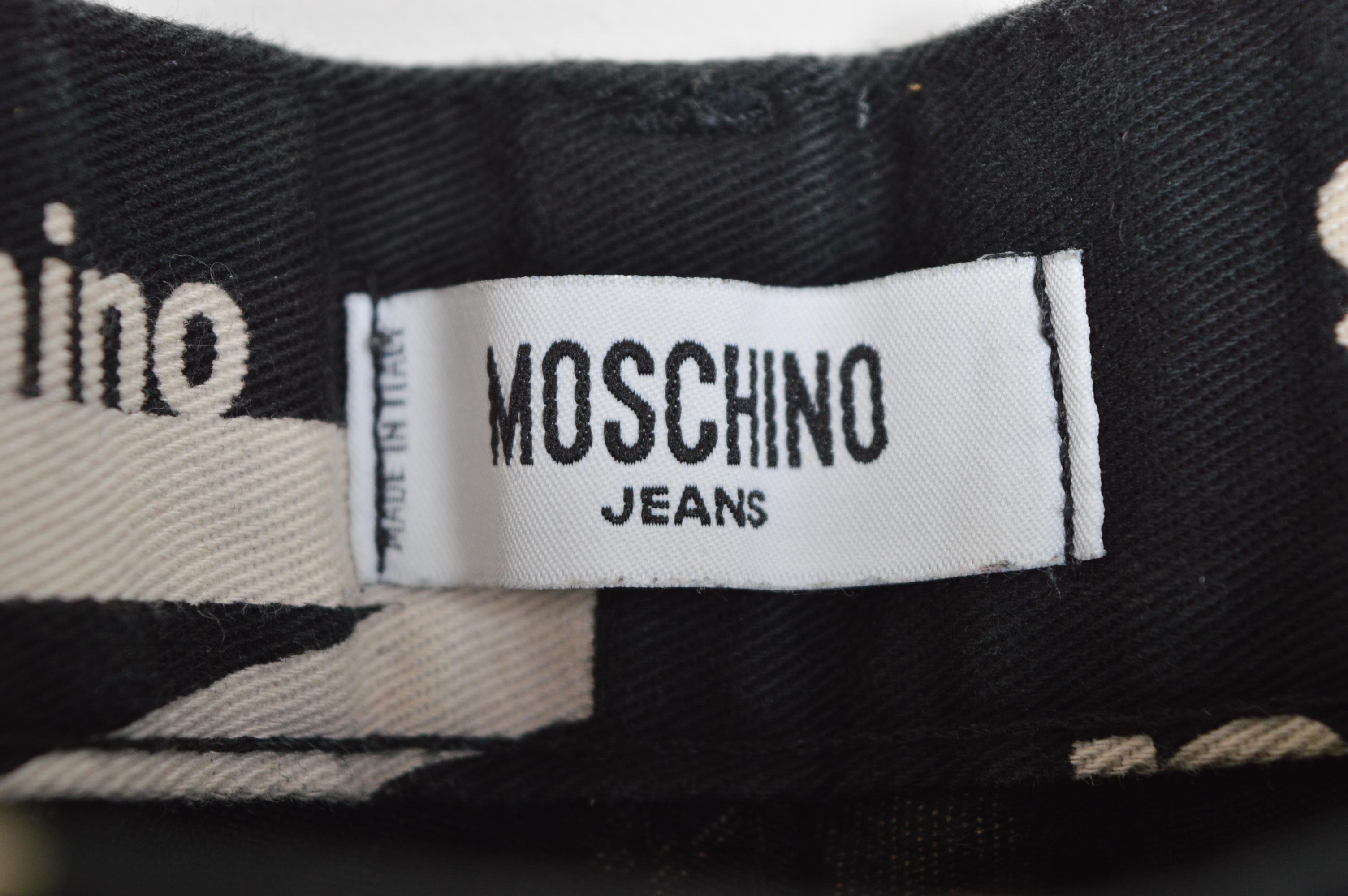 De los hombres Vintage Franco Moschino 2000s Negro con estampado Spell out vaqueros en venta