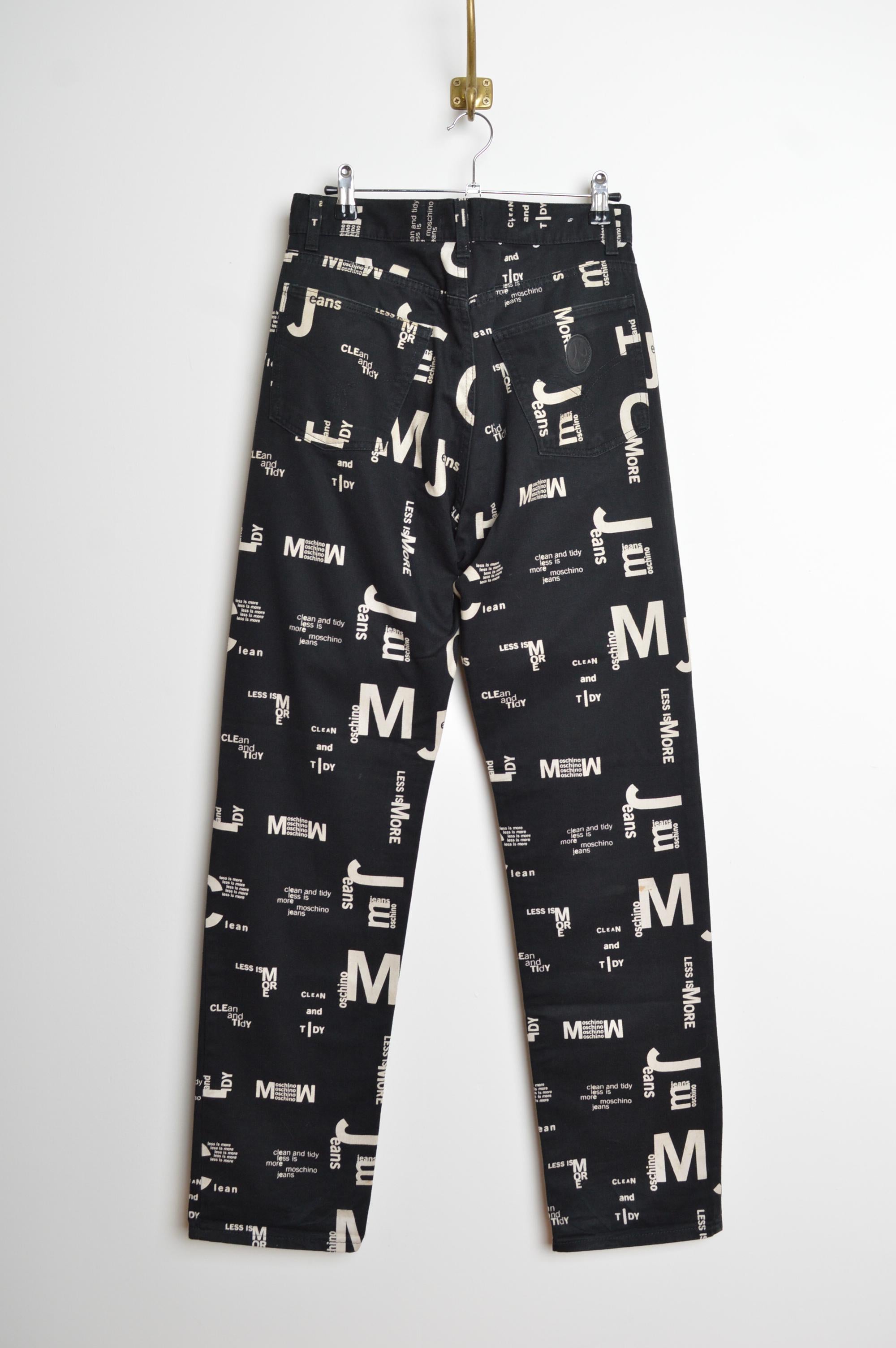 Vintage Franco Moschino 2000s Negro con estampado Spell out vaqueros en venta 6