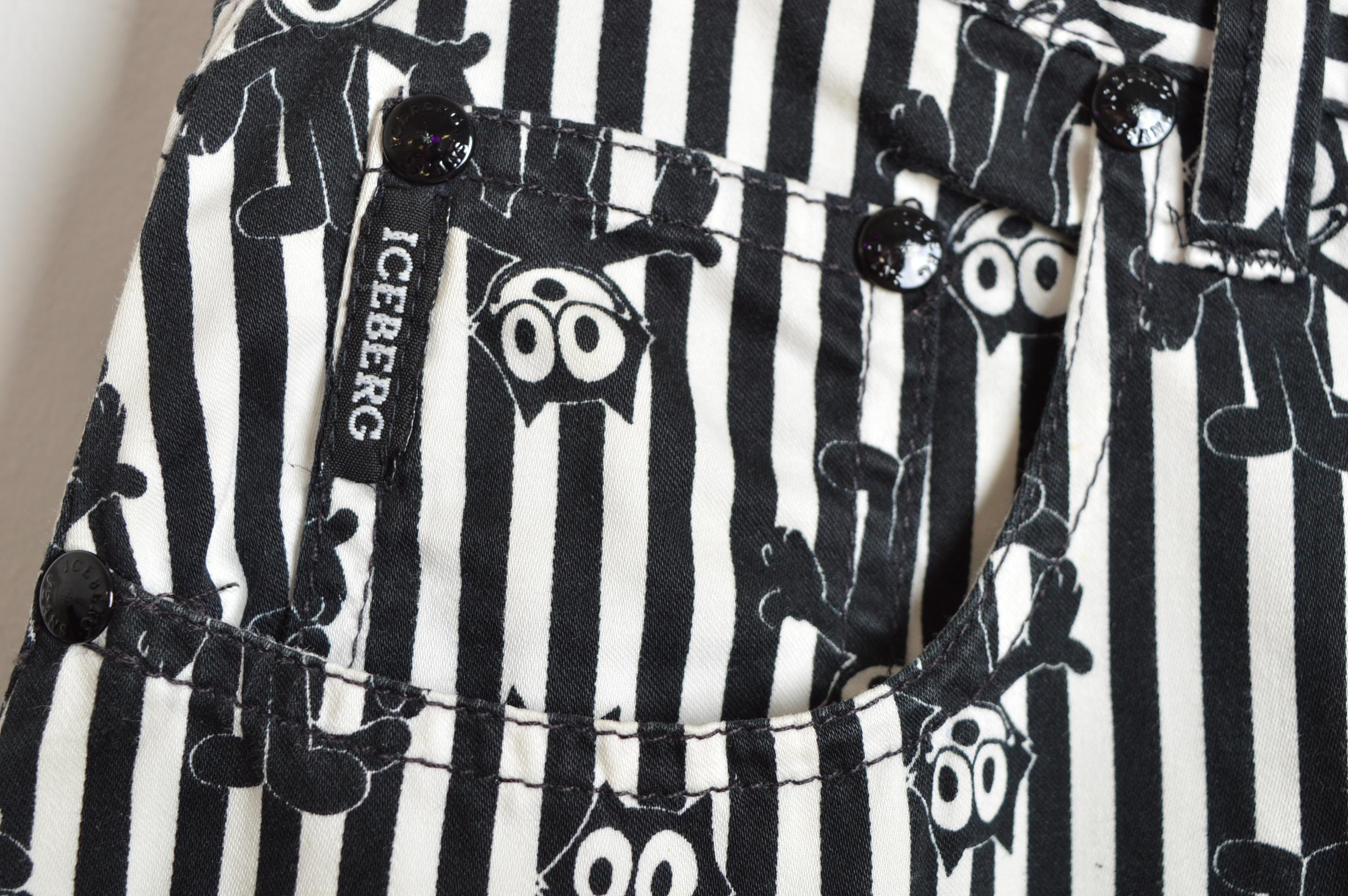 Noir 1990's Felix the House Cat Cartoon Print Jeans - Pinstriped Pants en vente