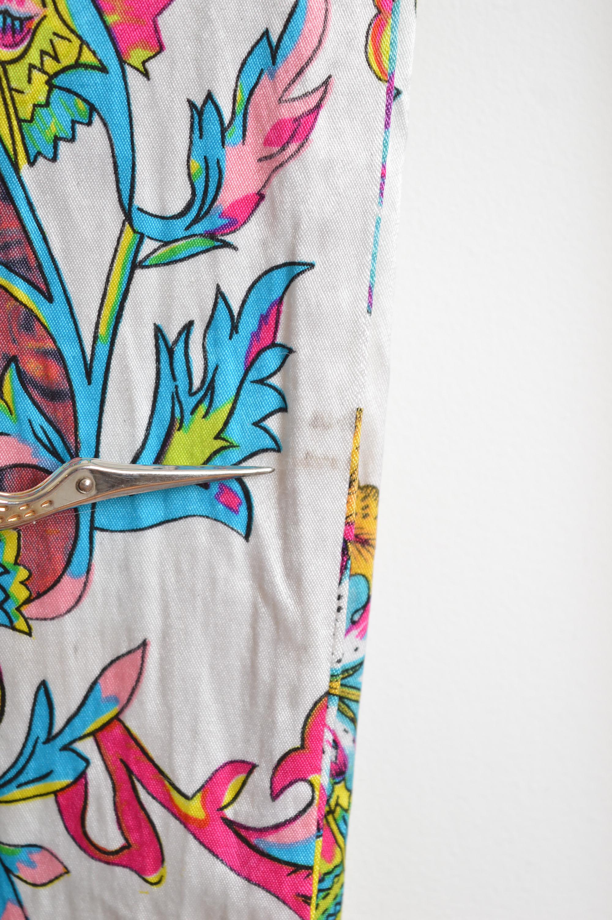 Pantalones vaqueros de satén Christian Lacroix de los años 90 con estampado de colores neón vibrantes en venta 10