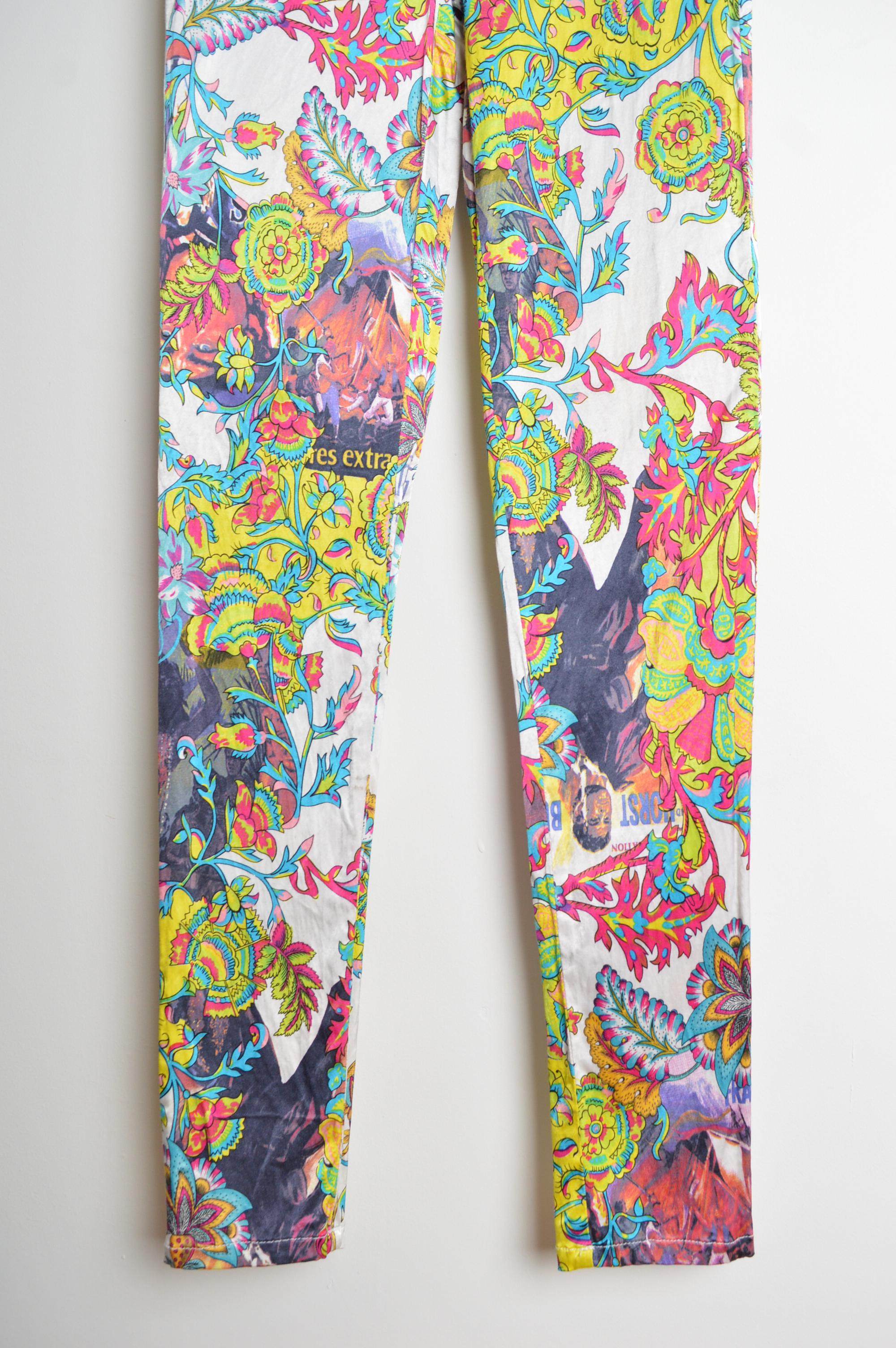 Pantalones vaqueros de satén Christian Lacroix de los años 90 con estampado de colores neón vibrantes en venta 1