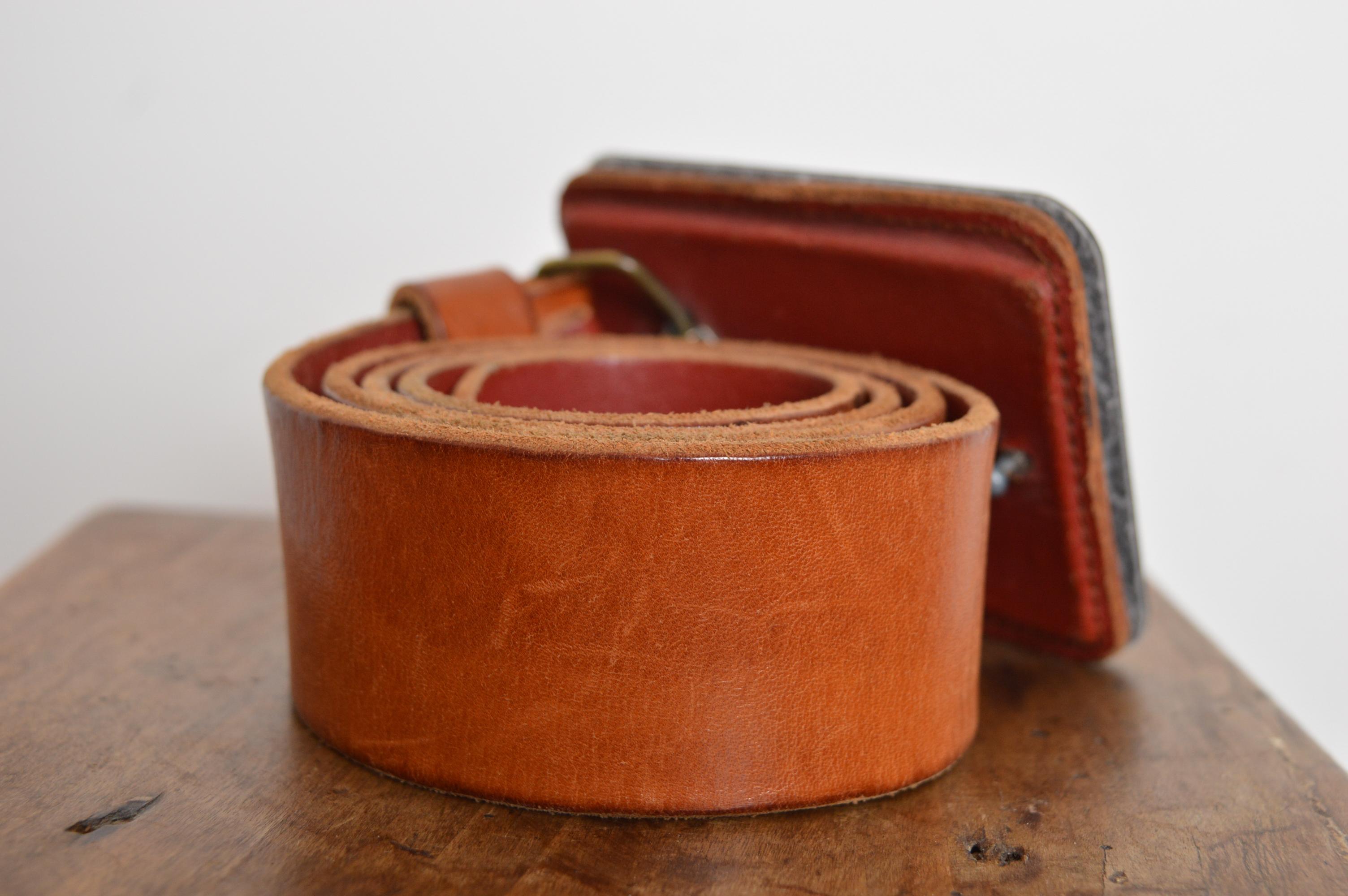 Cintura trucker anni 2000 DOLCE & GABBANA stile western in pelle e smalto rosso in vendita 4