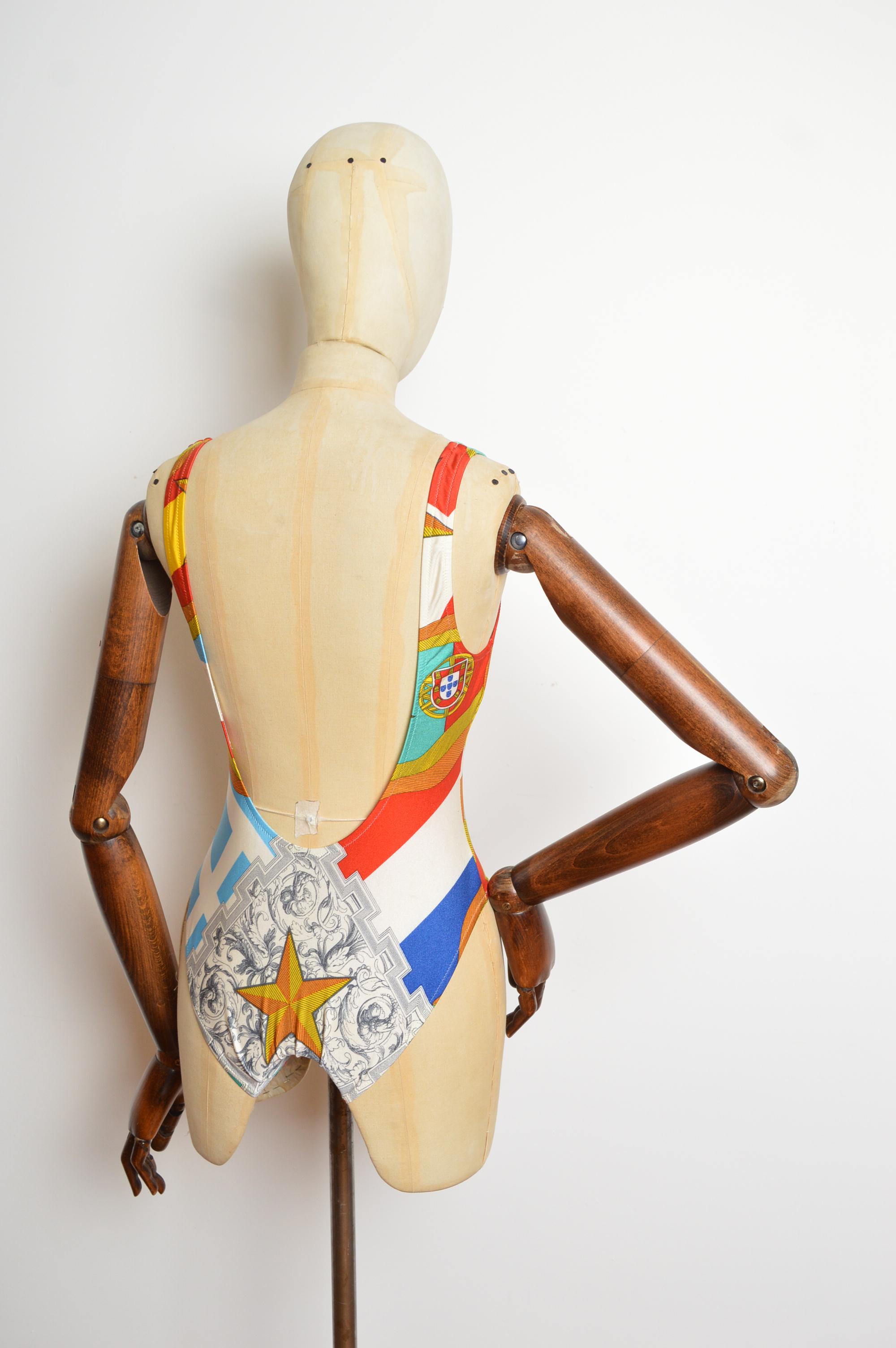 1990's MOSCHINO mare Rococo Baroque Sun print Badeanzug - Badeanzug im Angebot 3