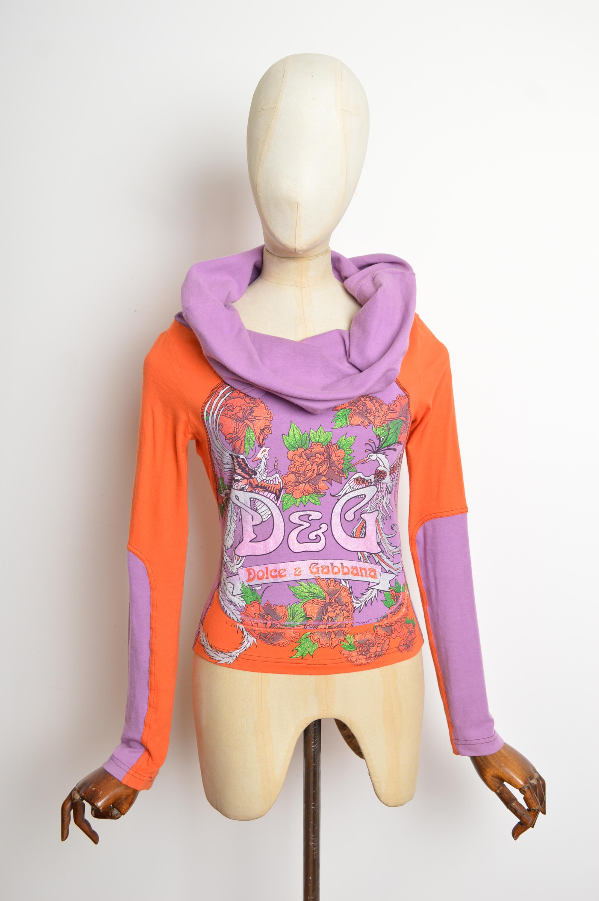 DOLCE & GABBANA Art Nouveau Y2k Lila Langarm Off Schulter Slouchy Top im Angebot 2