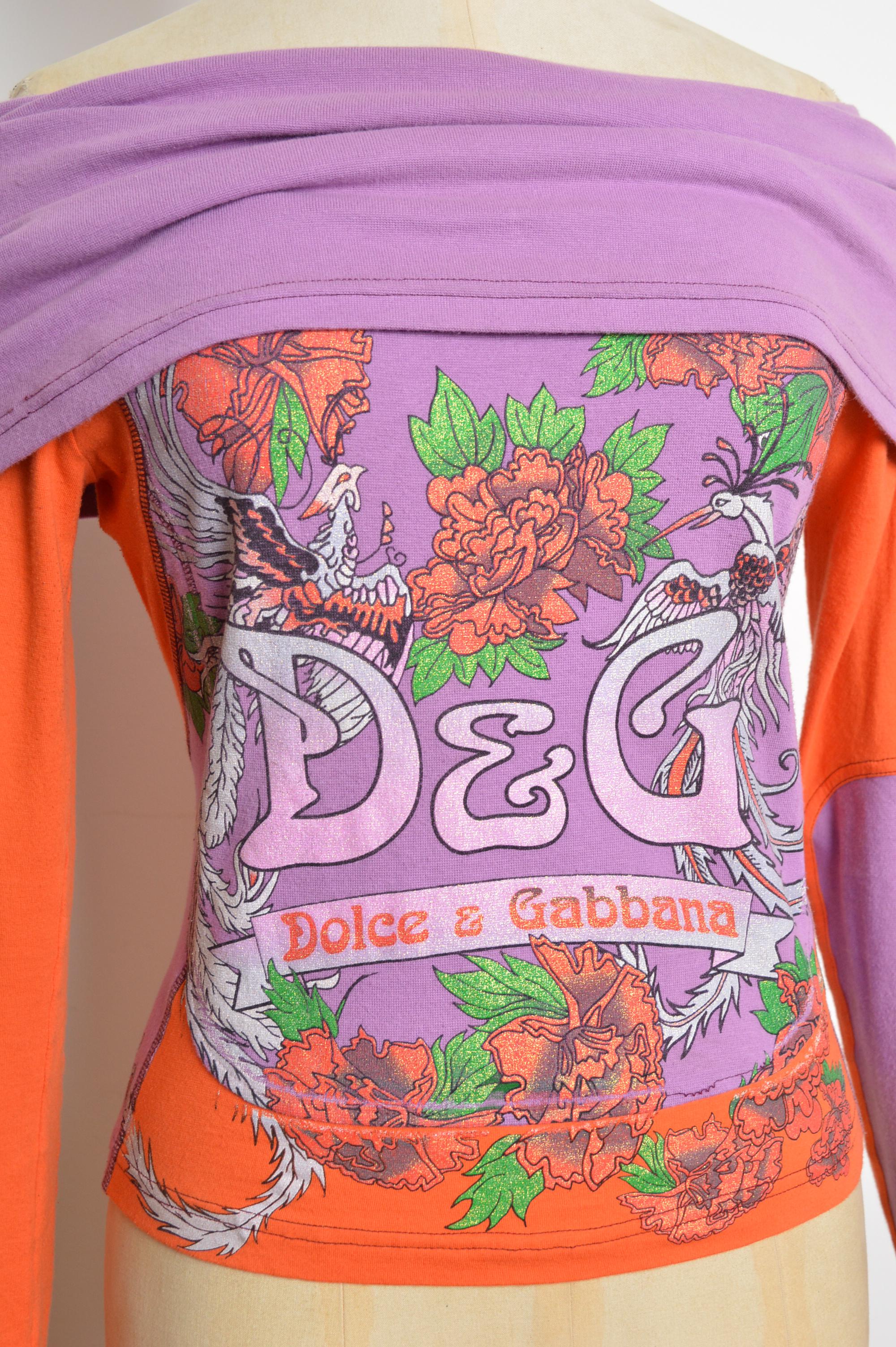DOLCE & GABBANA Art Nouveau Y2k Lila Langarm Off Schulter Slouchy Top (Beige) im Angebot