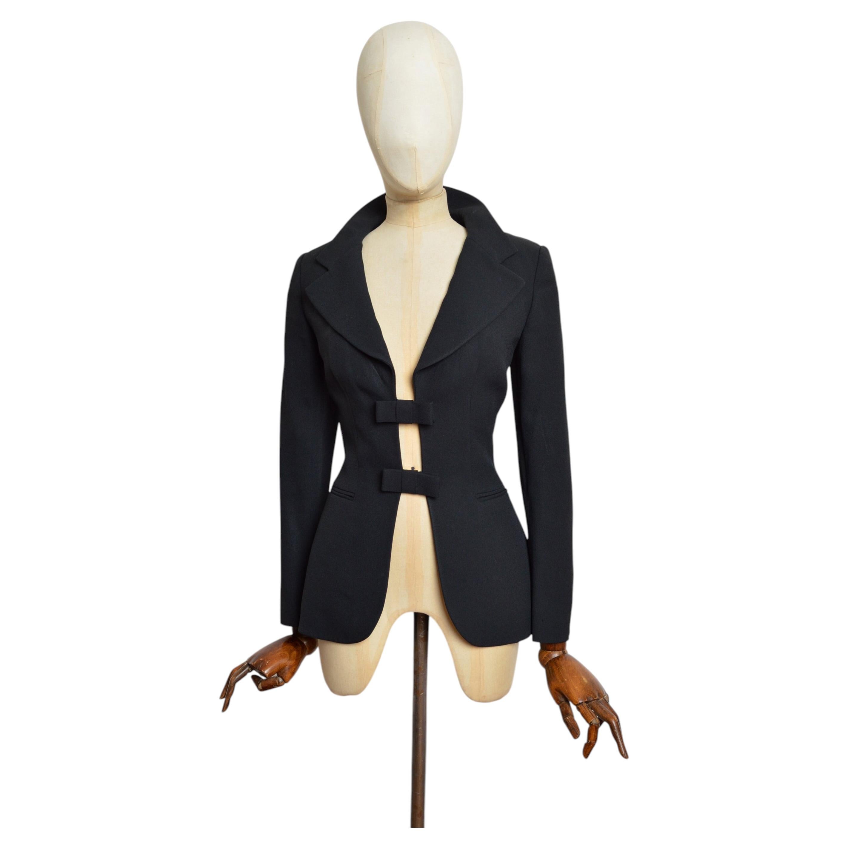 Collection printemps-été 1997 Christian Dior par Gianfranco Ferré : veste blazer ajustée avec nœud noir en vente