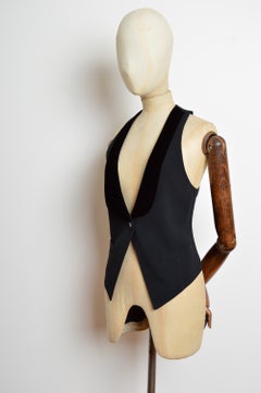 Chaleco de esmoquin negro con ribetes de terciopelo de Emporio Armani, 2008