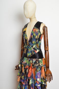 Matthew Williamson Collection Resort 2009 : robe de soirée dos nu en soie, ornée de perles et de volants