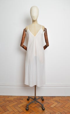 Robe nuisette en coton blanc « Simple » de Loro Piana